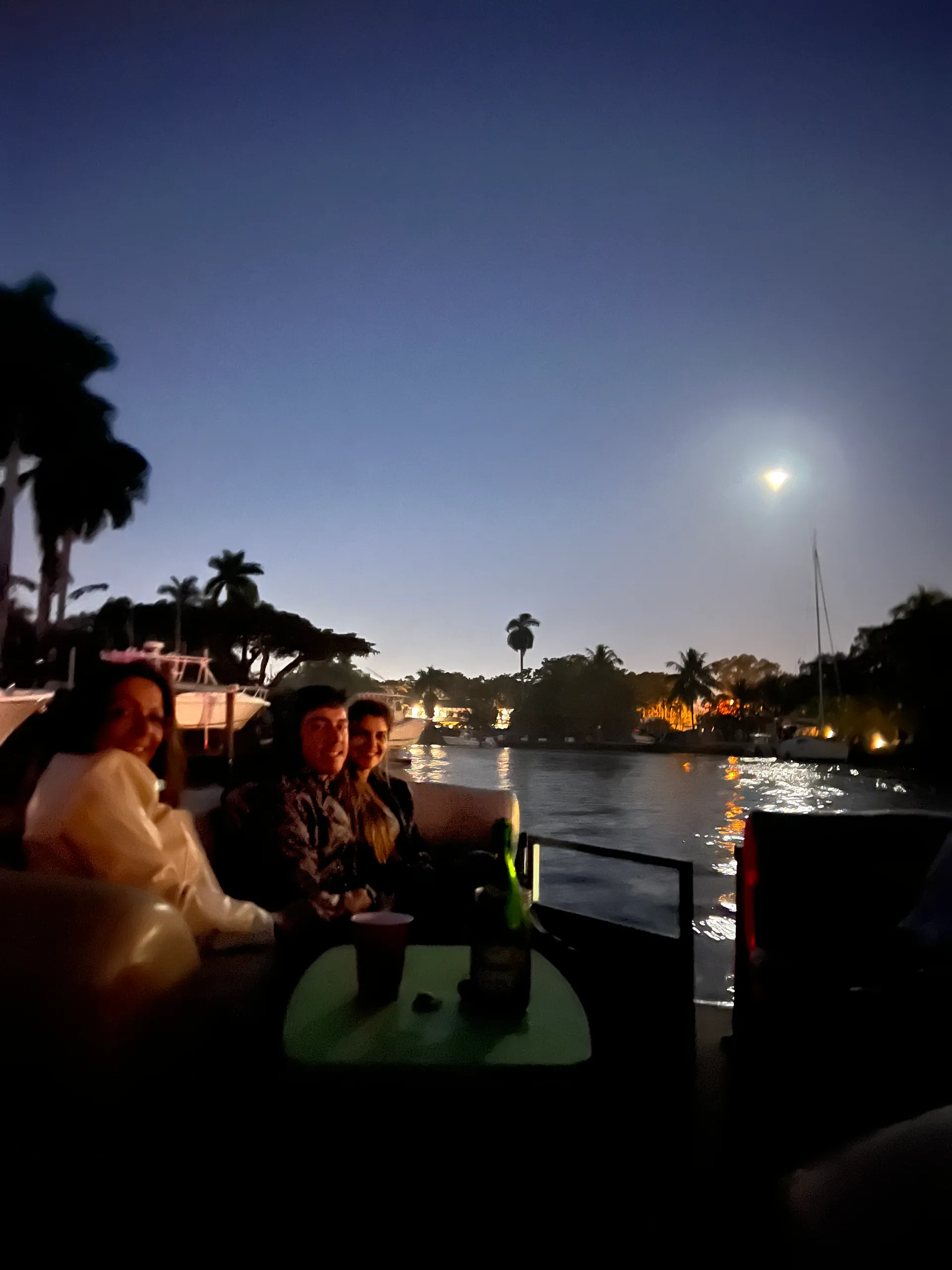 Comfortable and spacious 28’ Pontoon 