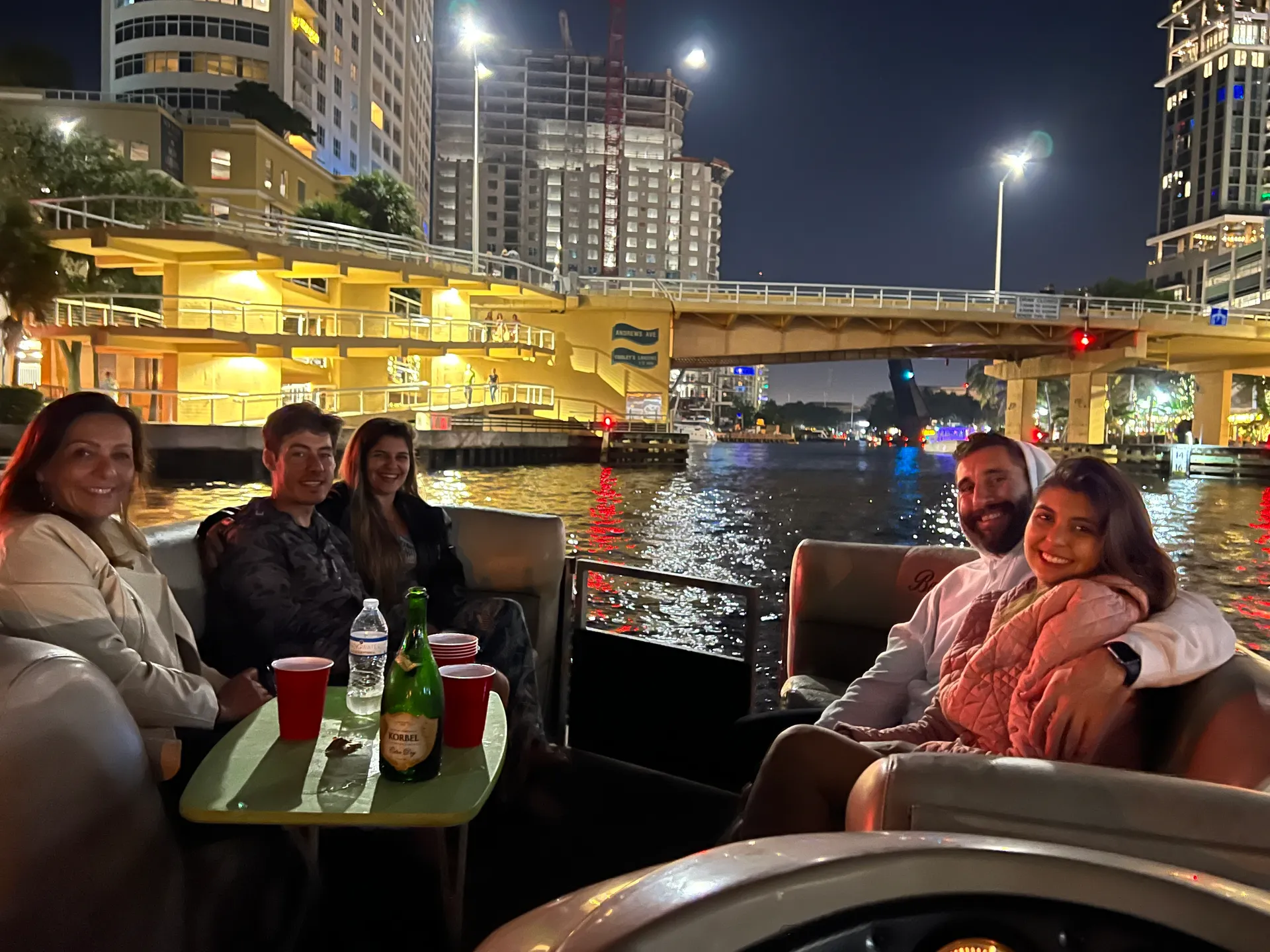 Comfortable and spacious 28’ Pontoon 