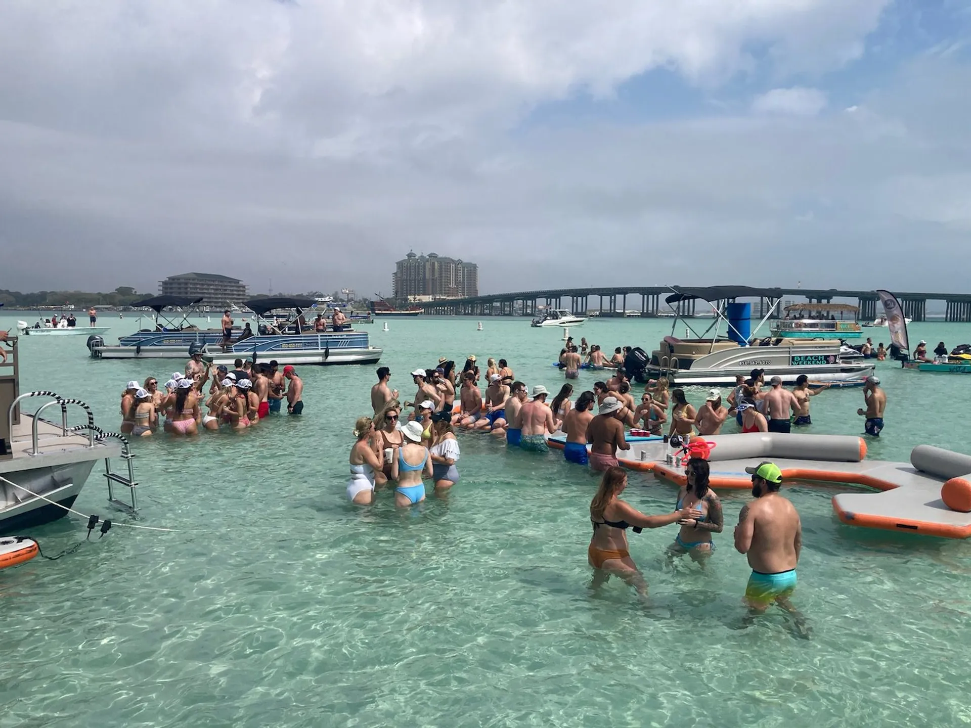Pontoon Party!! For all gatherings (Paddleboard,Lily Pad, Inflatables)