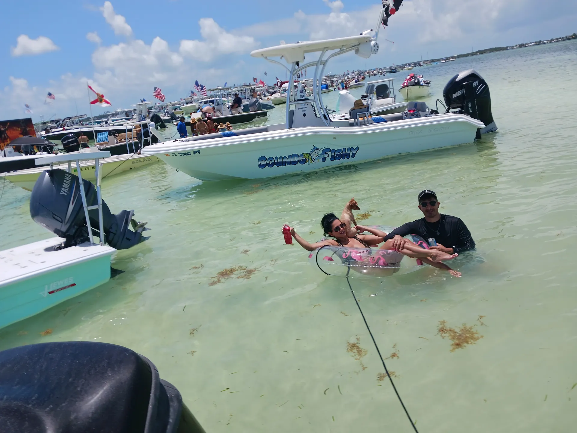 Explore the Stunning Waters of the Florida Keys Aboard Our 31’ Contend