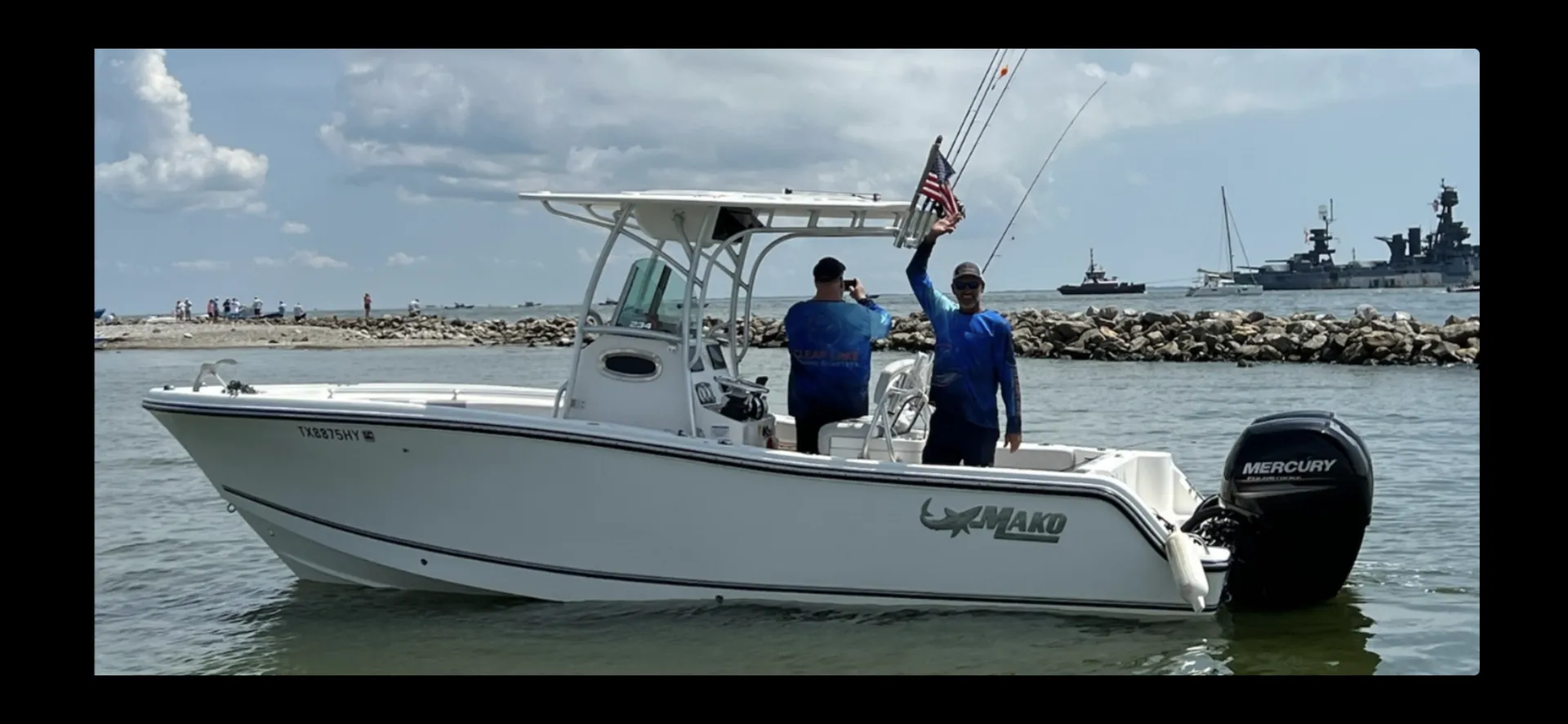 Escape on our 23.5’ Captained Comfortable Center Console 