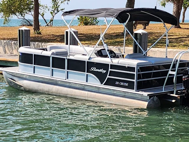 Rent a ENCORE BENTLEY pontoon in Sarasota, FL near me