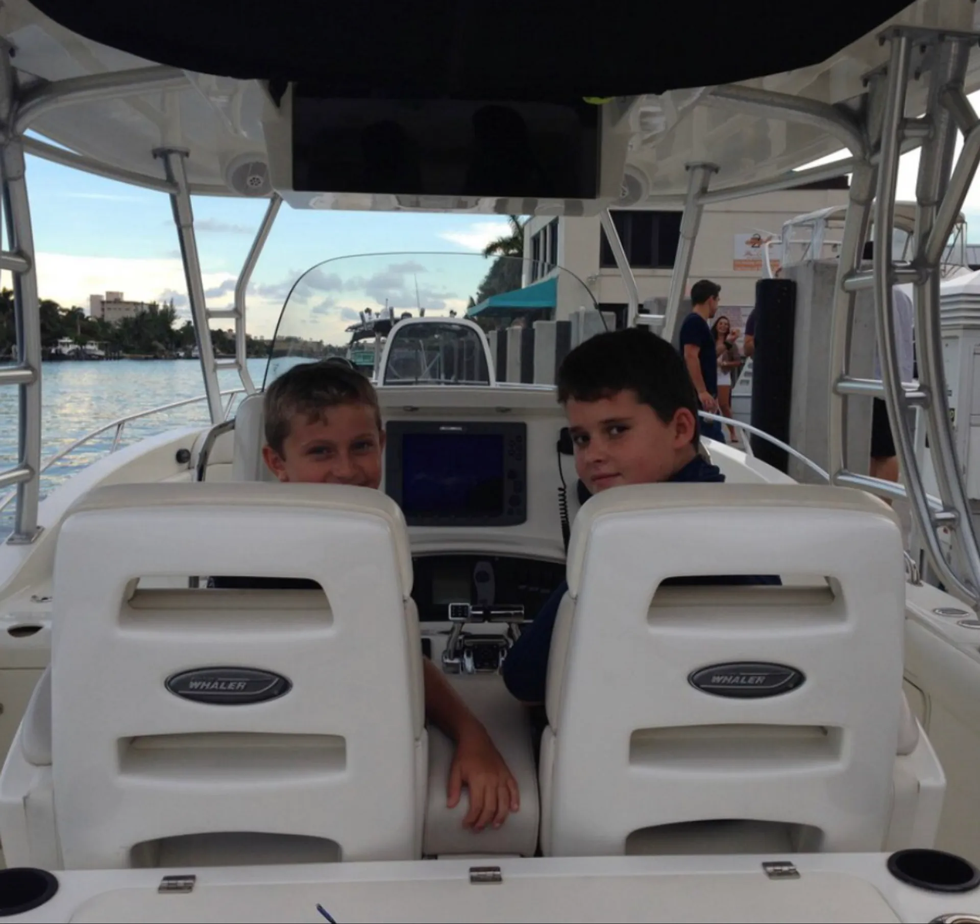 Boston Whaler 320 Outrage W/2-225HP in Deerfield Beach, FL — photo 5