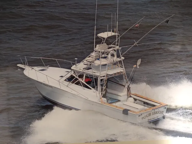 Rent a Viking Yacht express cruiser in Brooklyn, NY near me