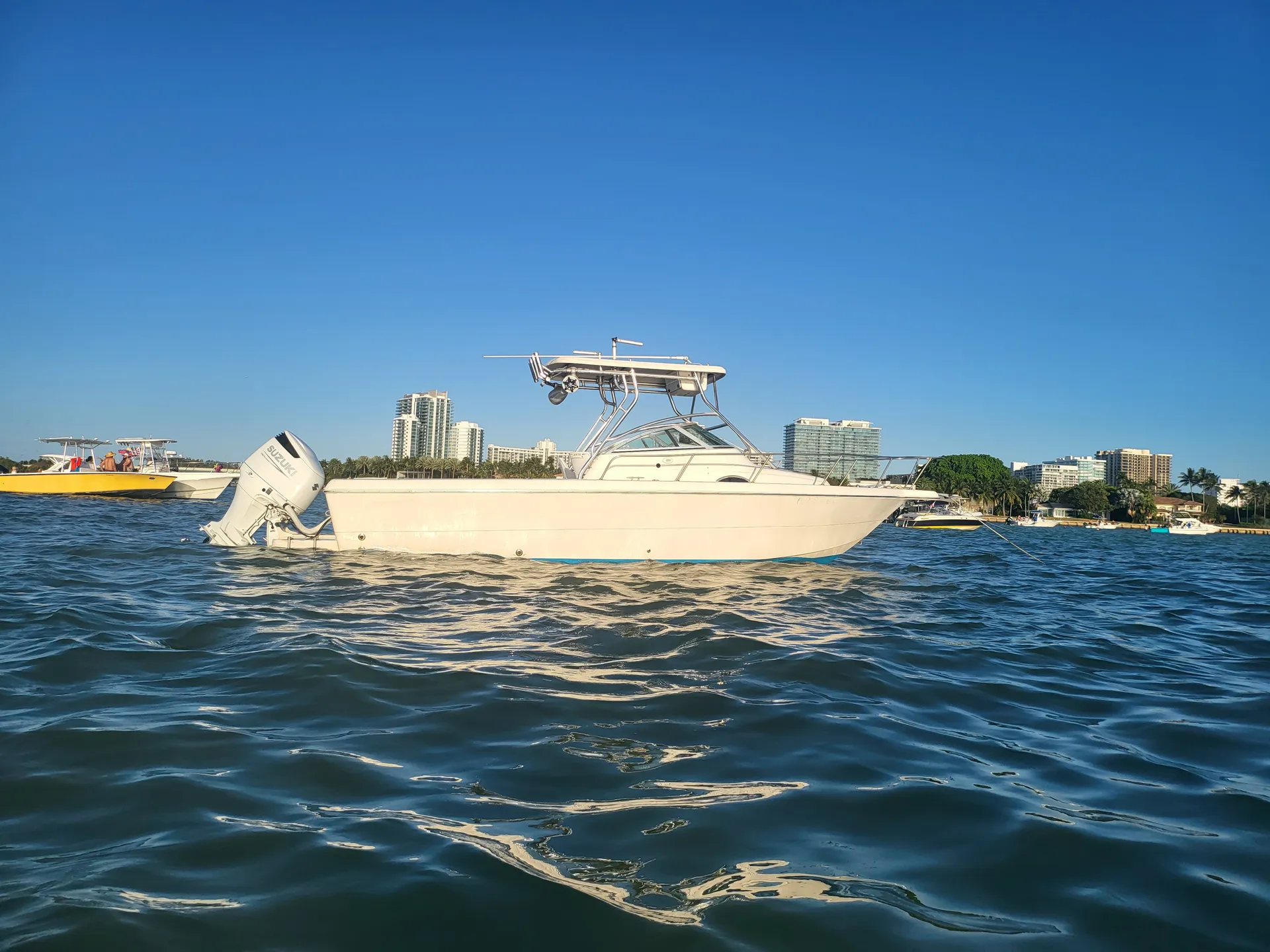 Pro-Line Boats 241 Walkaround in Biscayne Park, FL — photo 4