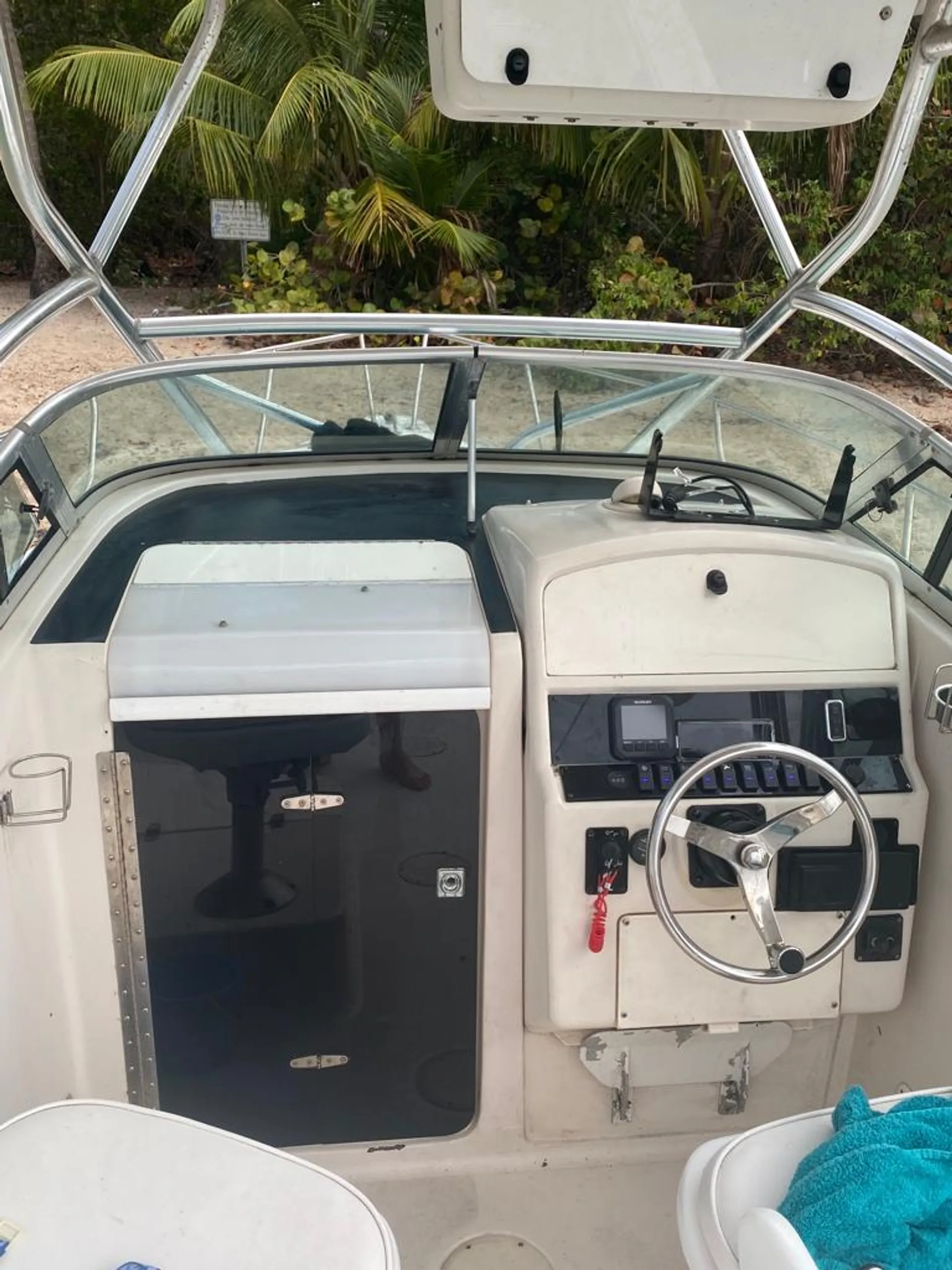 Pro-Line Boats 241 Walkaround in Biscayne Park, FL — photo 6