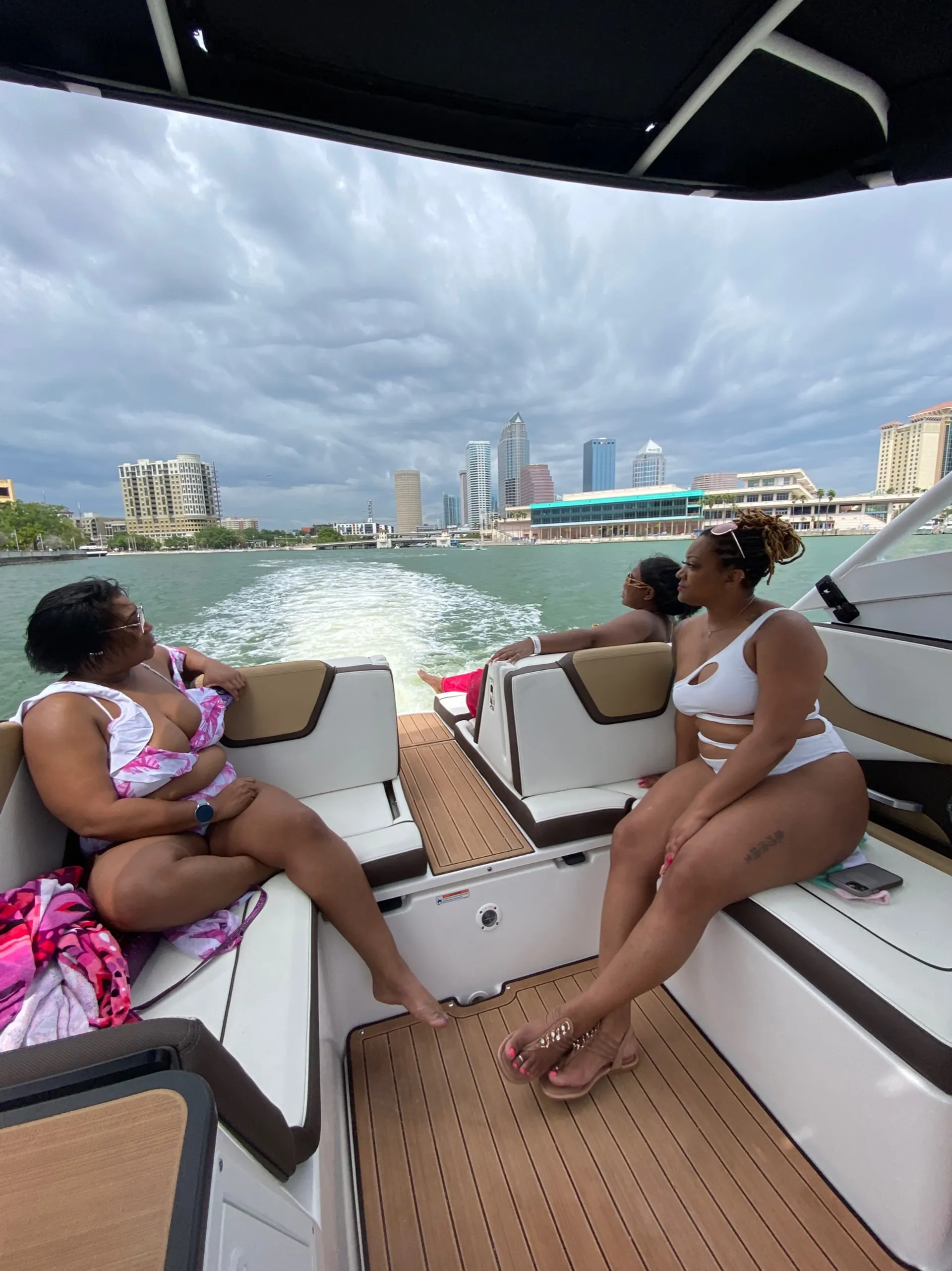 Tampa’s finest. “Pier Pressure” 25’ Yamaha Jet Boat