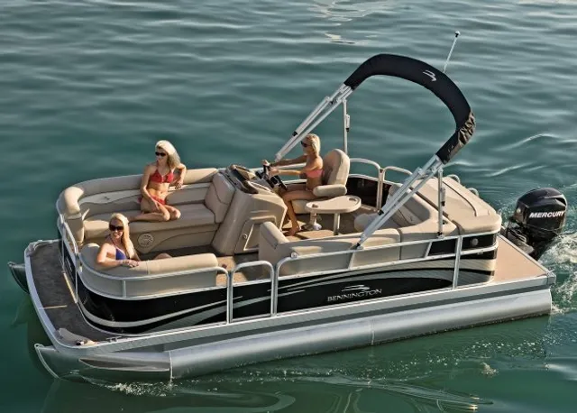 Rent a Bennington Marine pontoon in Sarasota, FL near me