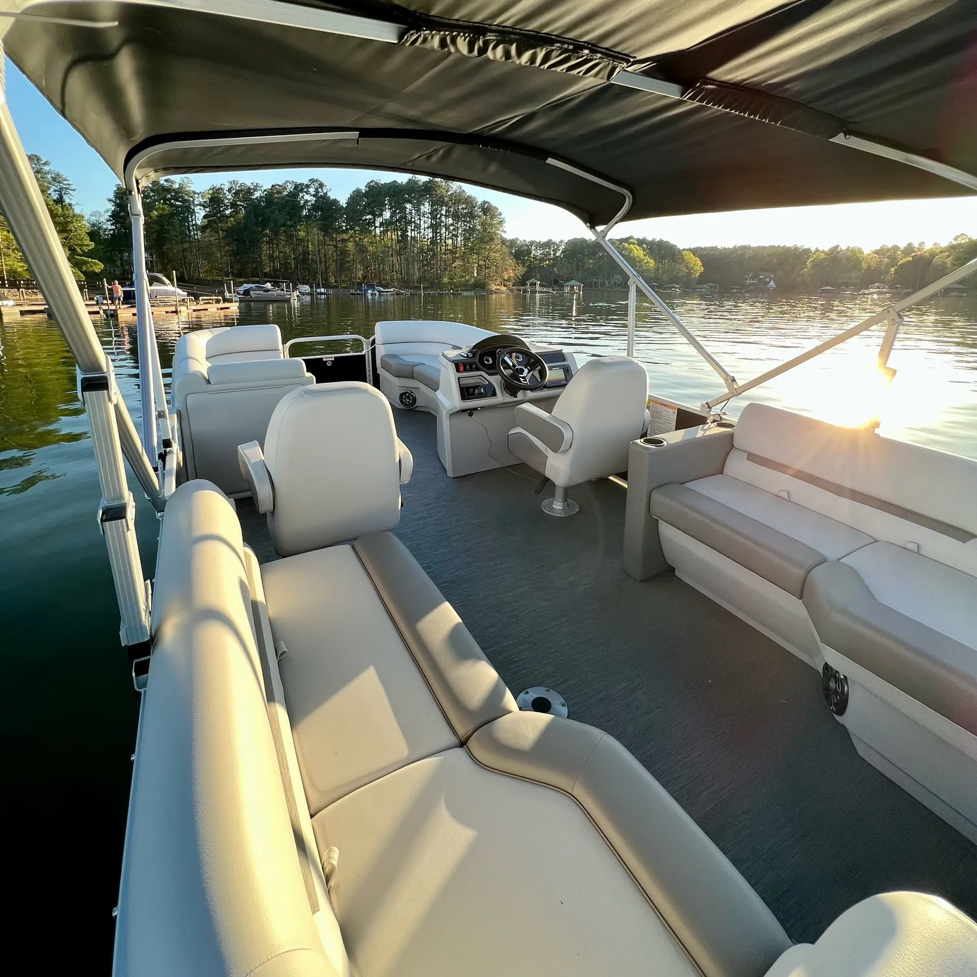 New LUX Godfrey Tri-toon on Lake Norman!  Multi-Day vacation deals!