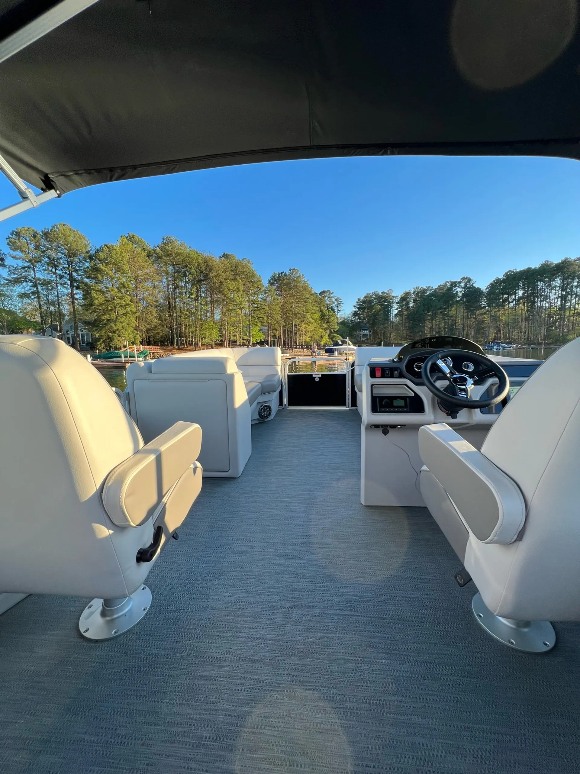 New LUX Godfrey Tri-toon on Lake Norman!  Multi-Day vacation deals!