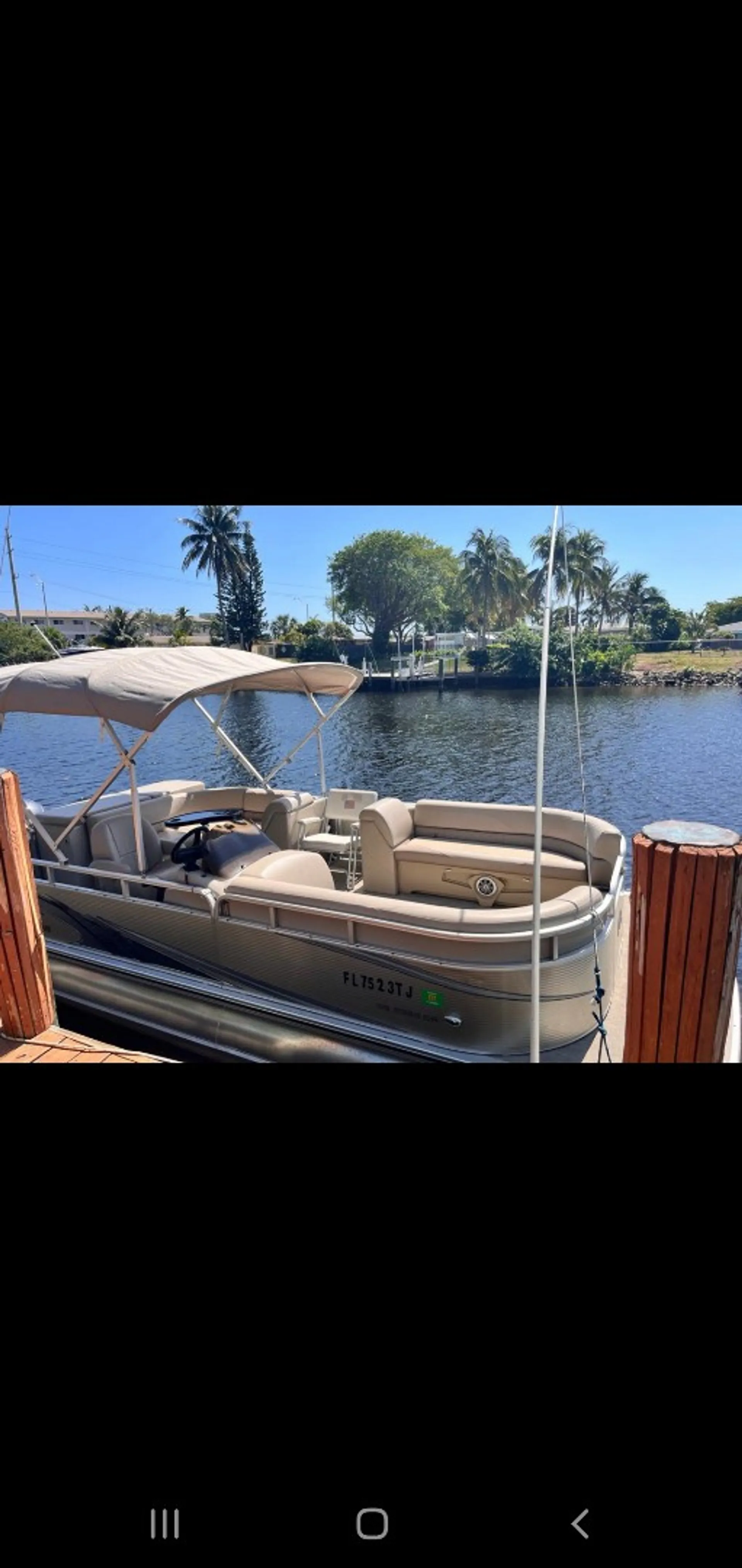 24 ft TRITOON BOAT FREE GAS&ICE
