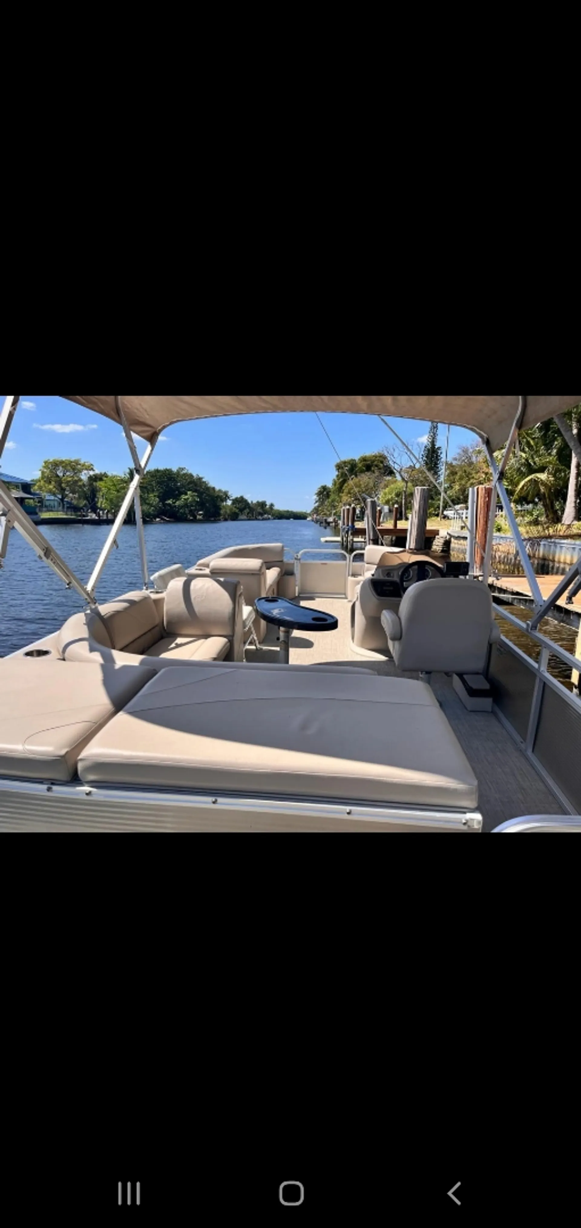 24 ft TRITOON BOAT FREE GAS&ICE