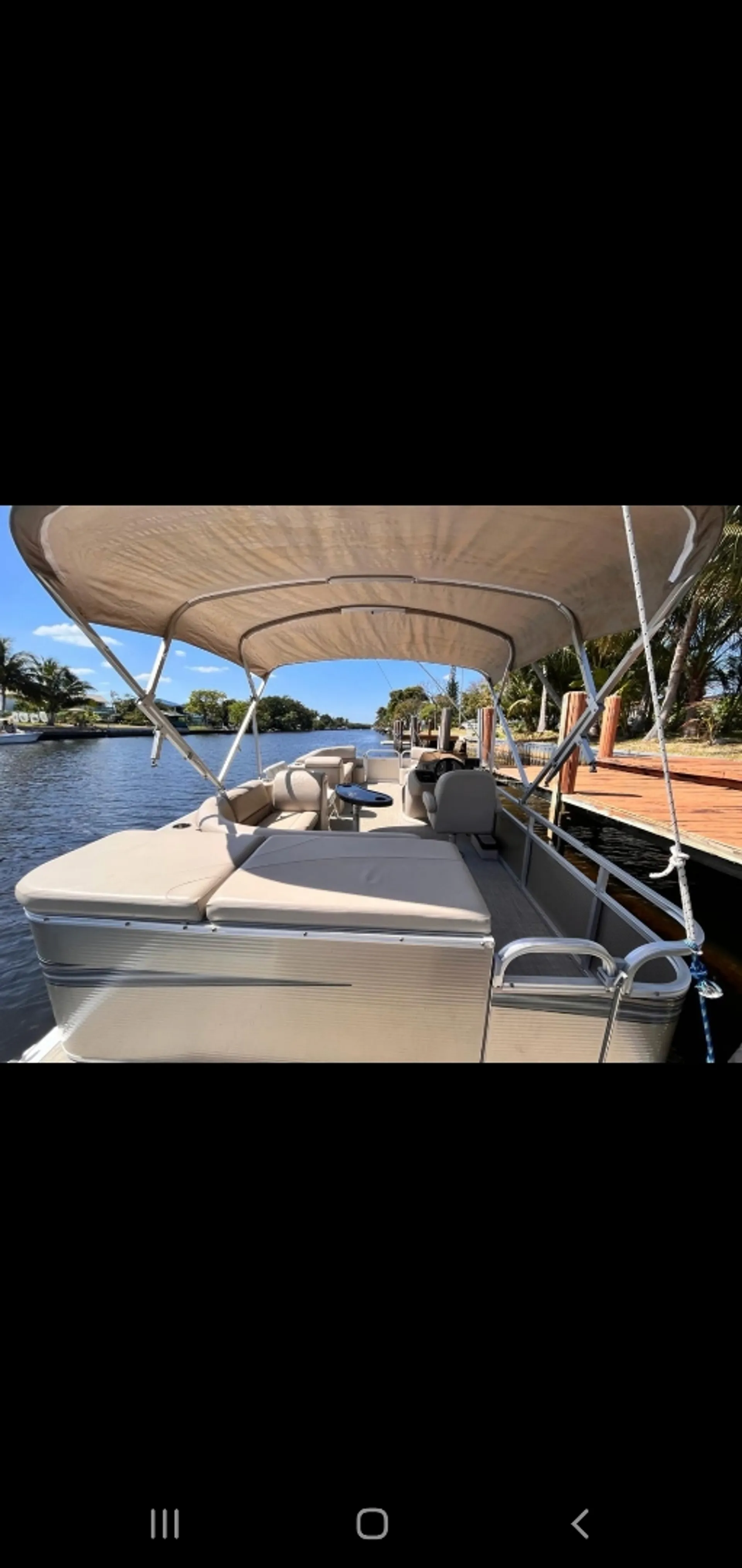 24 ft TRITOON BOAT FREE GAS&ICE