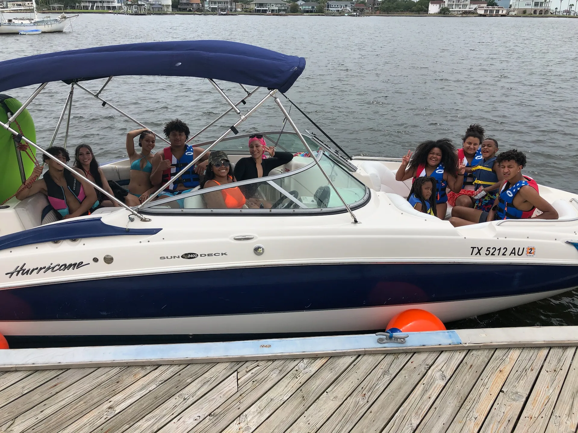 24ft Hurricane Sundeck - 250hp - 12 Passenger 