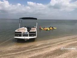 20' Hurricane - Perfect for family fun and Fish! 