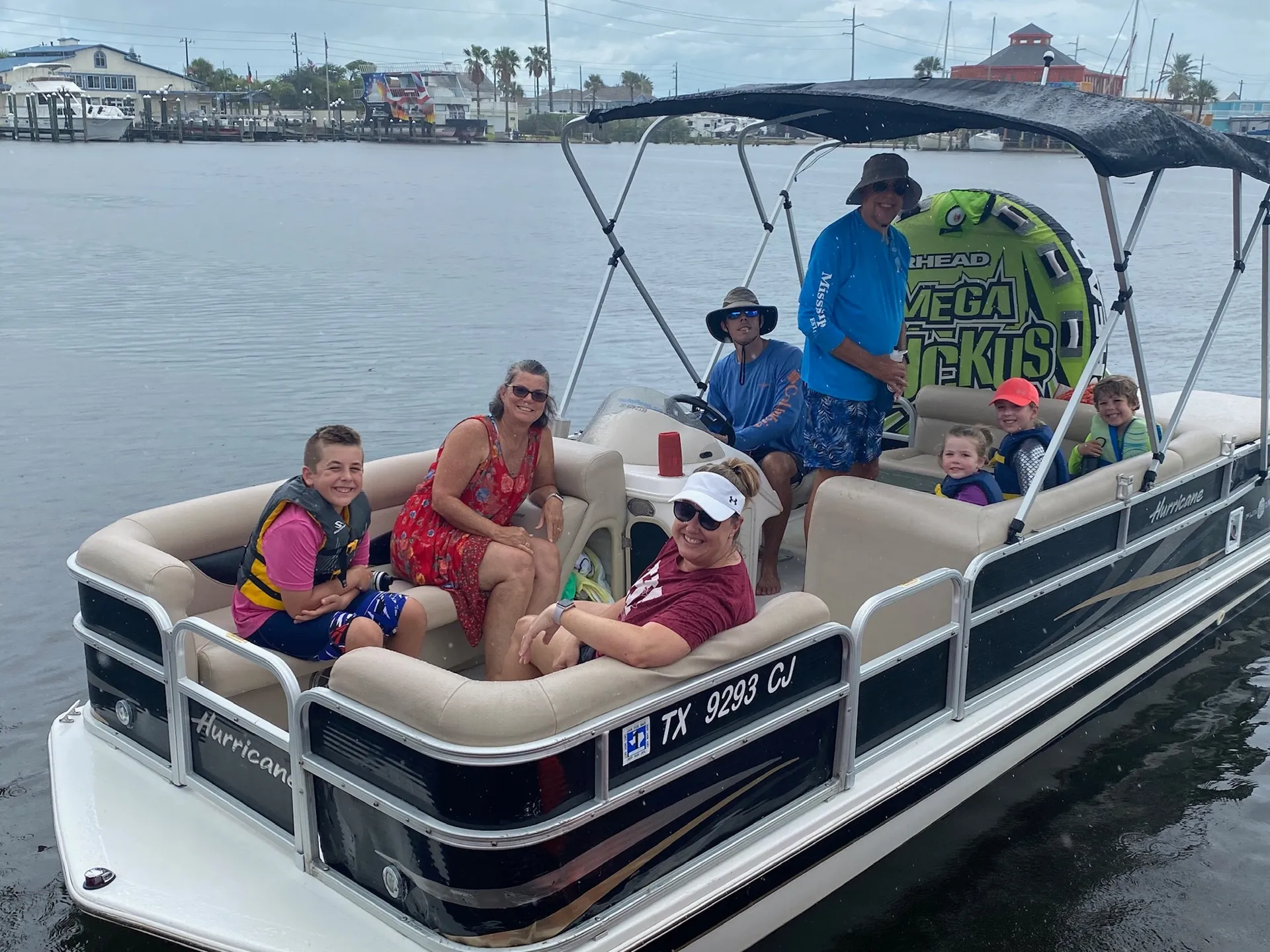 20' Hurricane - Perfect for family fun and Fish! 