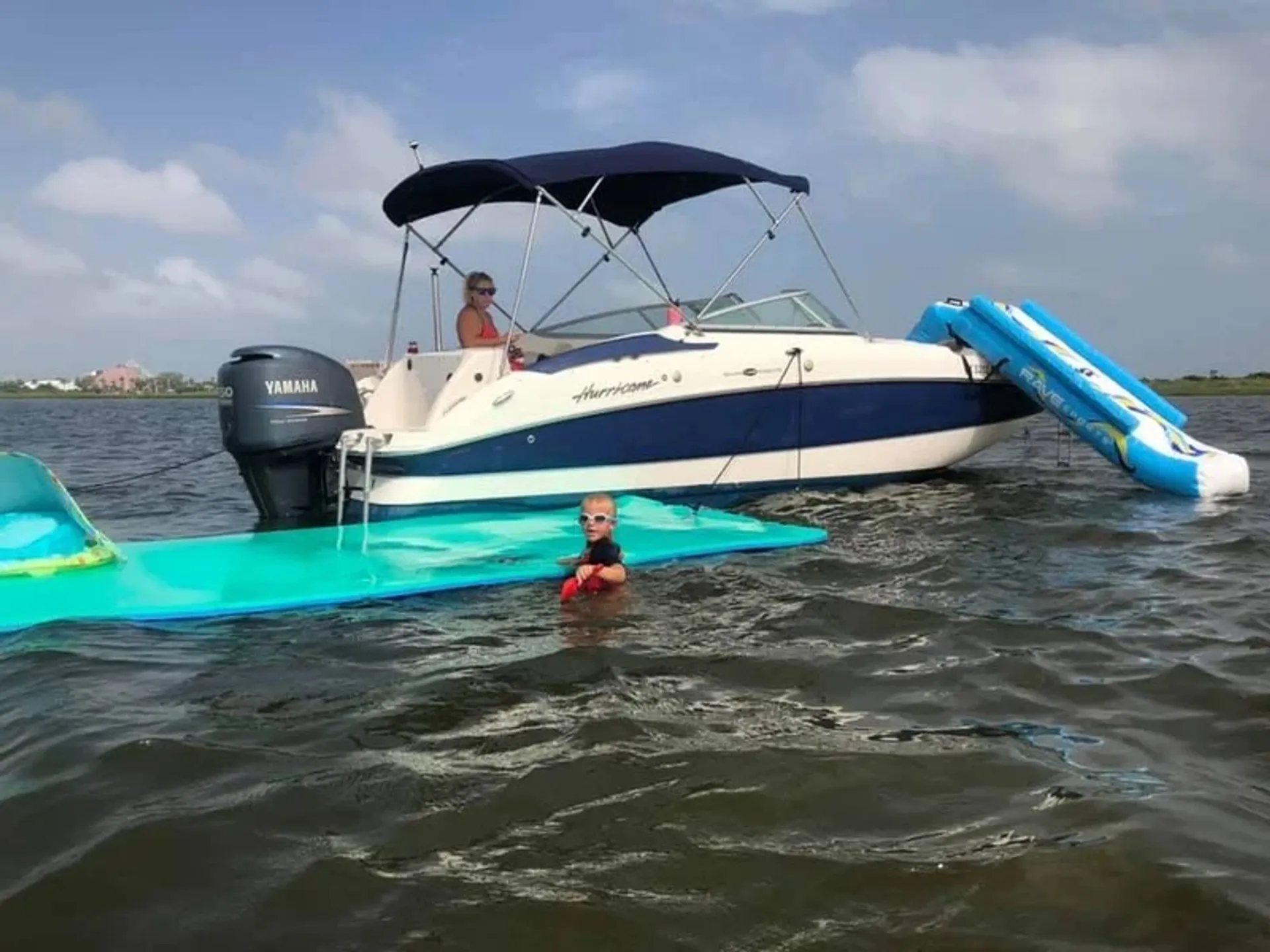 24ft Hurricane Sundeck - 250hp - 12 Passenger 