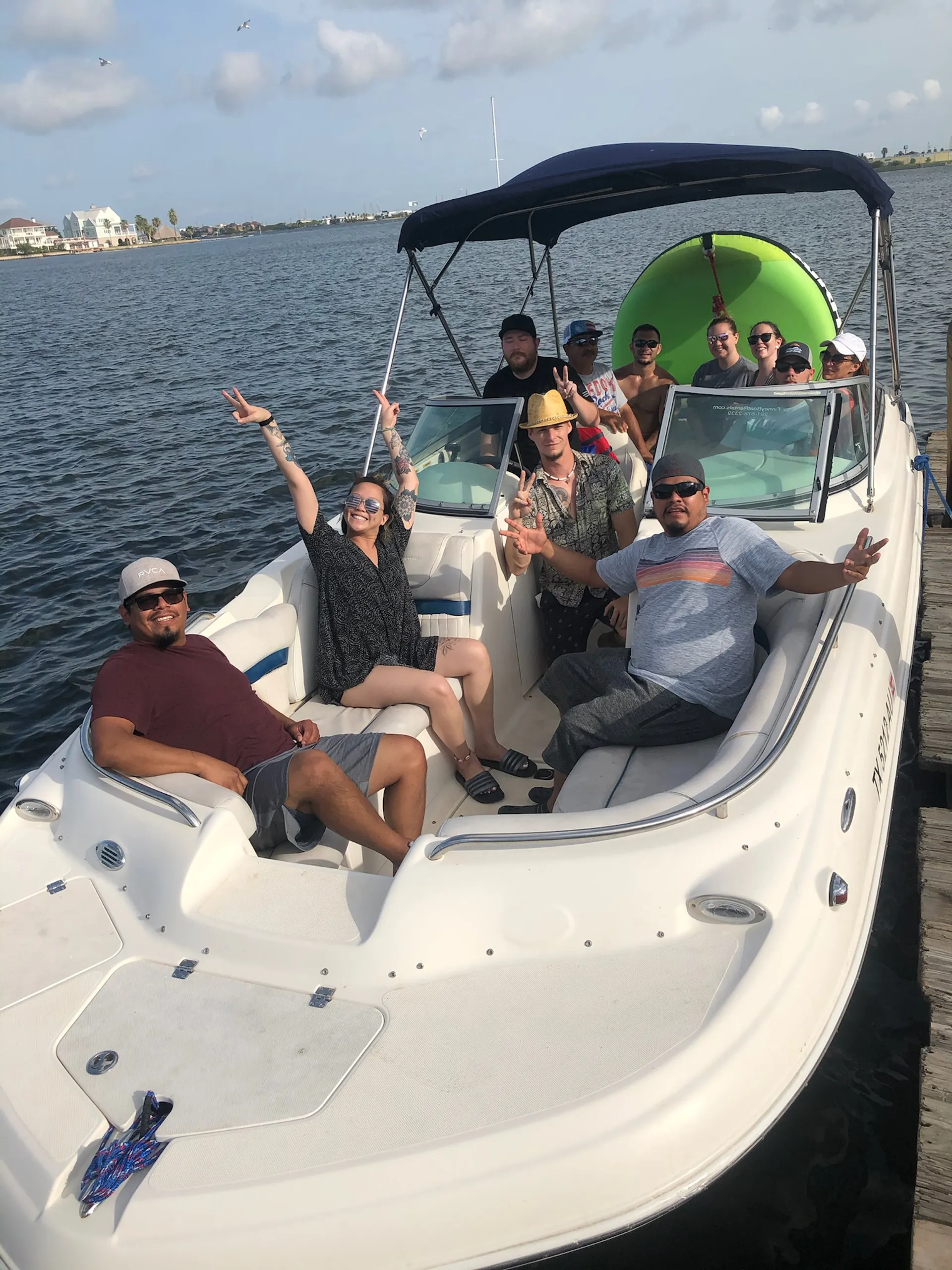 24ft Hurricane Sundeck - 250hp - 12 Passenger 