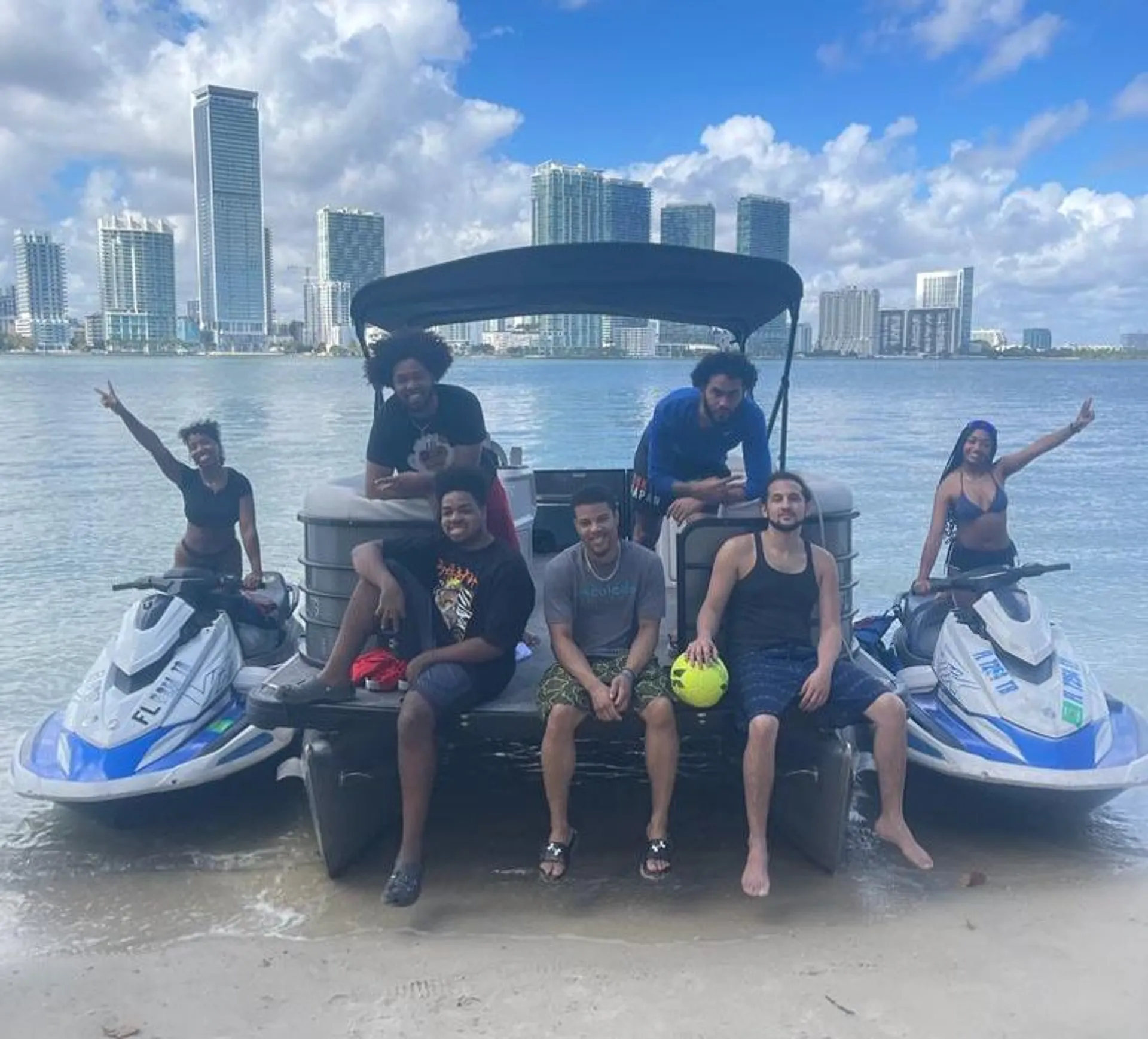 GODFREY MARINE SWEETWATER 2286 BF in Miami Beach, FL — photo 4