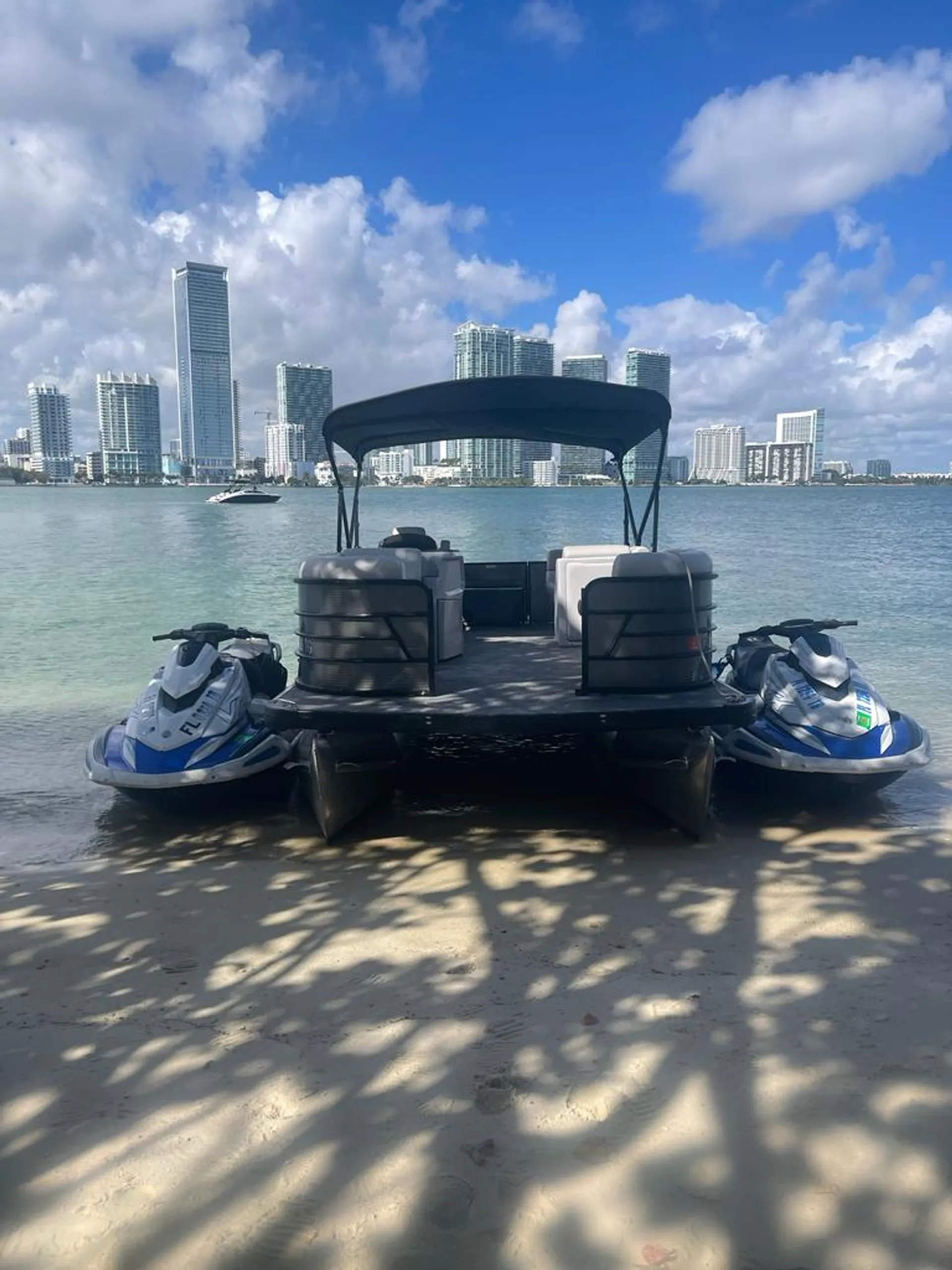 GODFREY MARINE SWEETWATER 2286 BF in Miami Beach, FL — photo 6