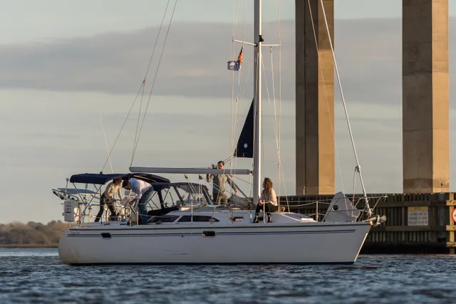 Rent a Catalina cruiser in Charleston, SC near me