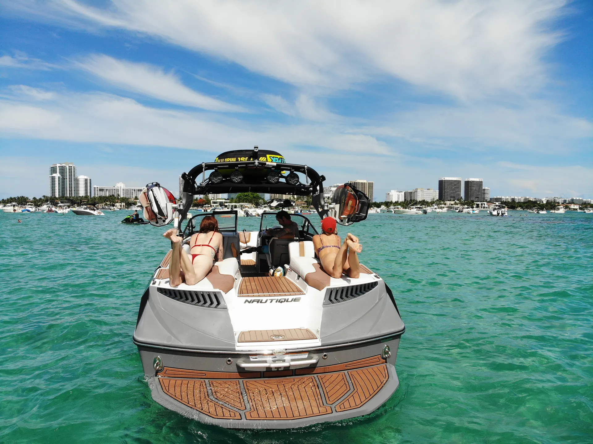 SANDBAR CRUISE - WAKEBOARD - WAKESURF - TUBE - SKI