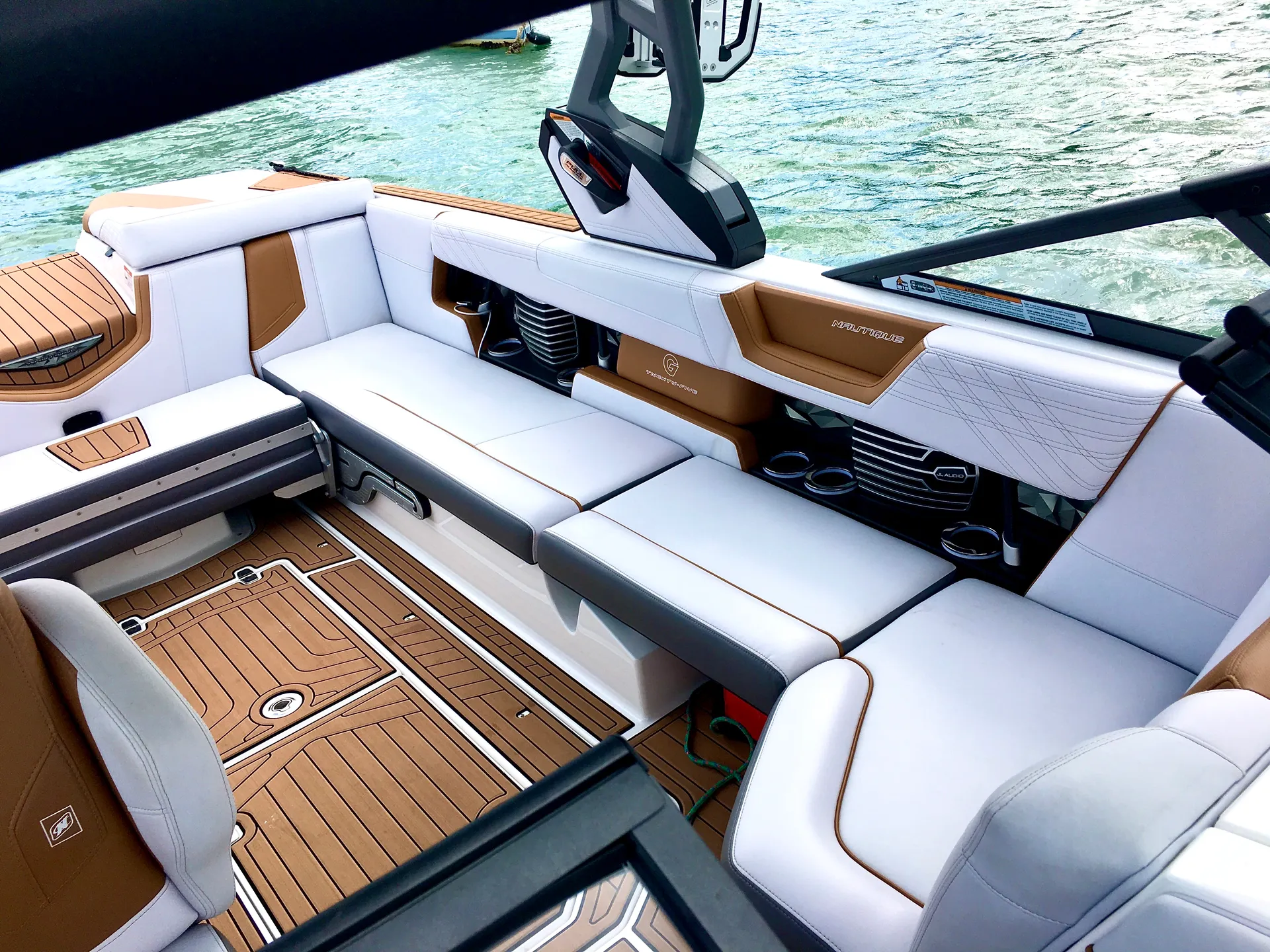 SANDBAR CRUISE - WAKEBOARD - WAKESURF - TUBE - SKI