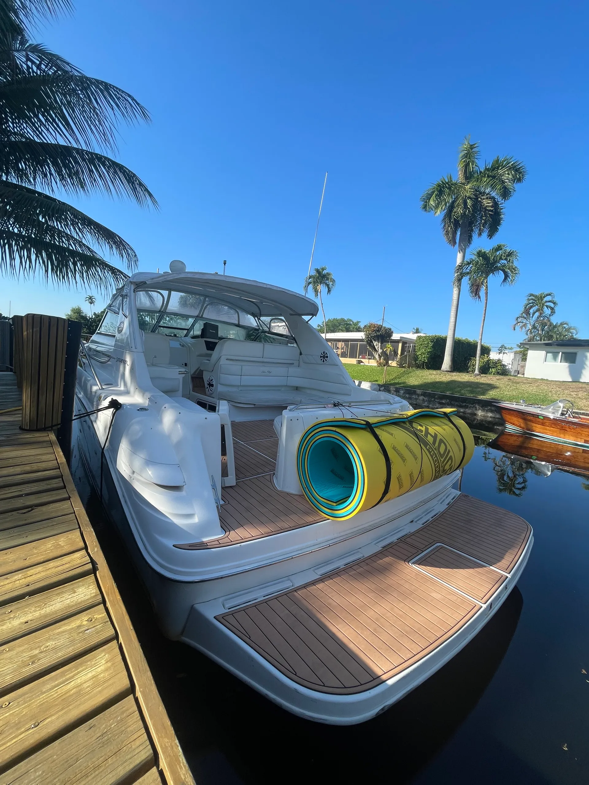 Sea Ray Boats 400 Sundancer in Fort Lauderdale, FL — photo 5