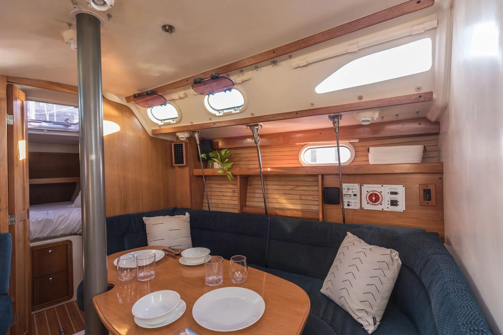 Private BYOB Luxury Monohull Sailing in the Charleston Harbor