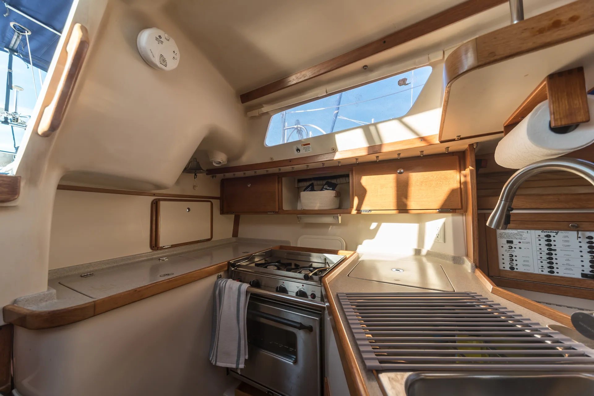 Private BYOB Luxury Monohull Sailing in the Charleston Harbor