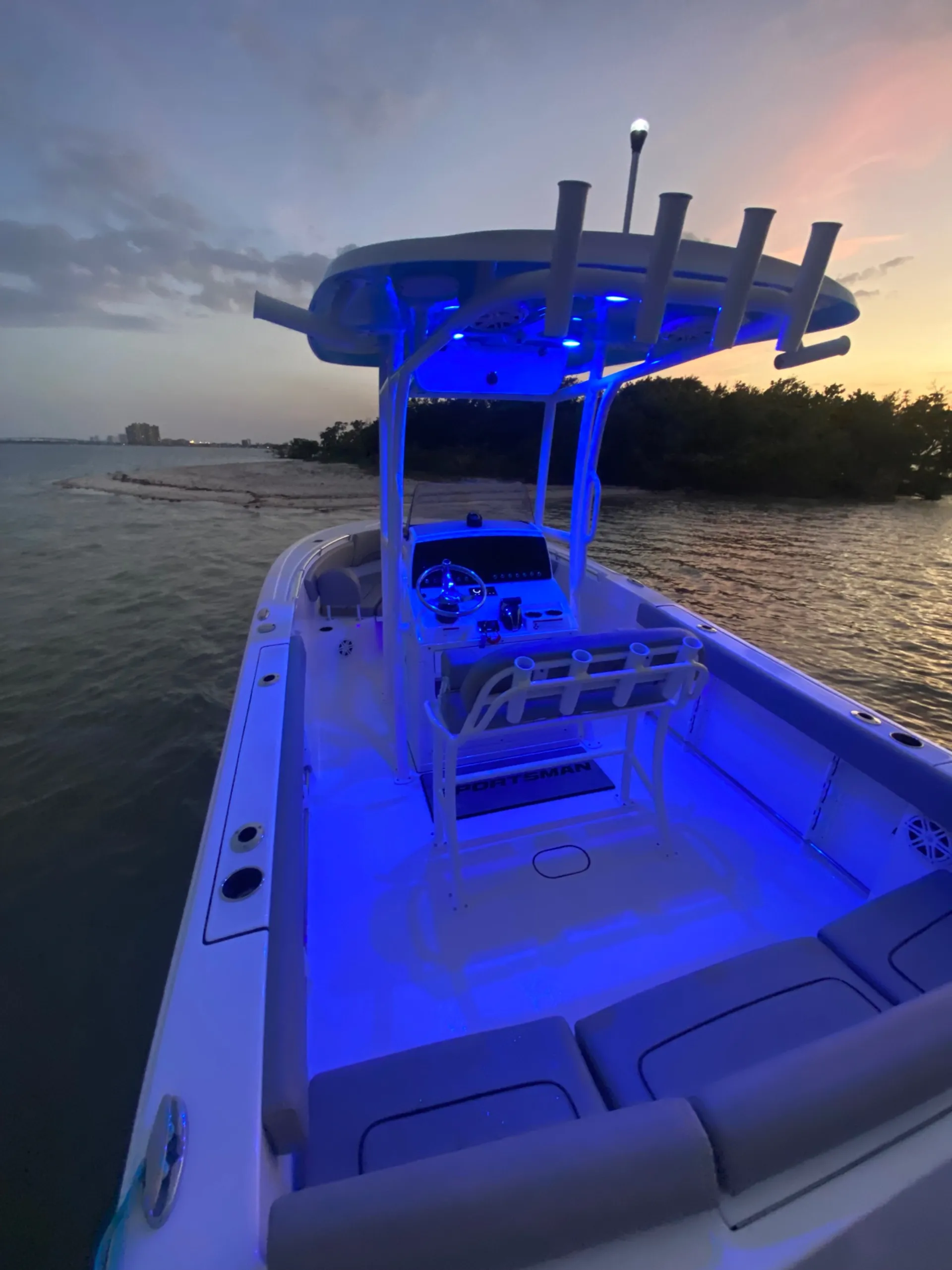 2023 23 ft Sportsman Center Console