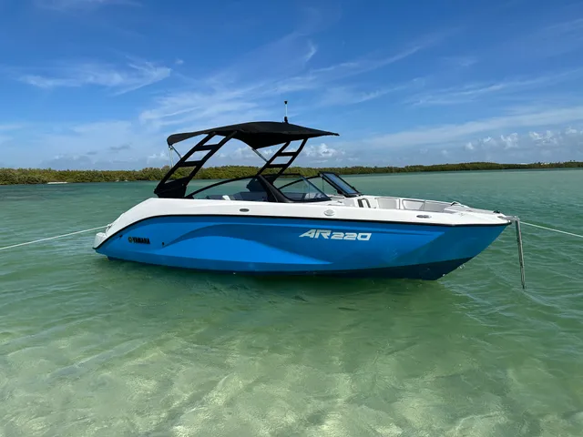 Rent a YAMAHA bow rider in Gulfport, FL near me