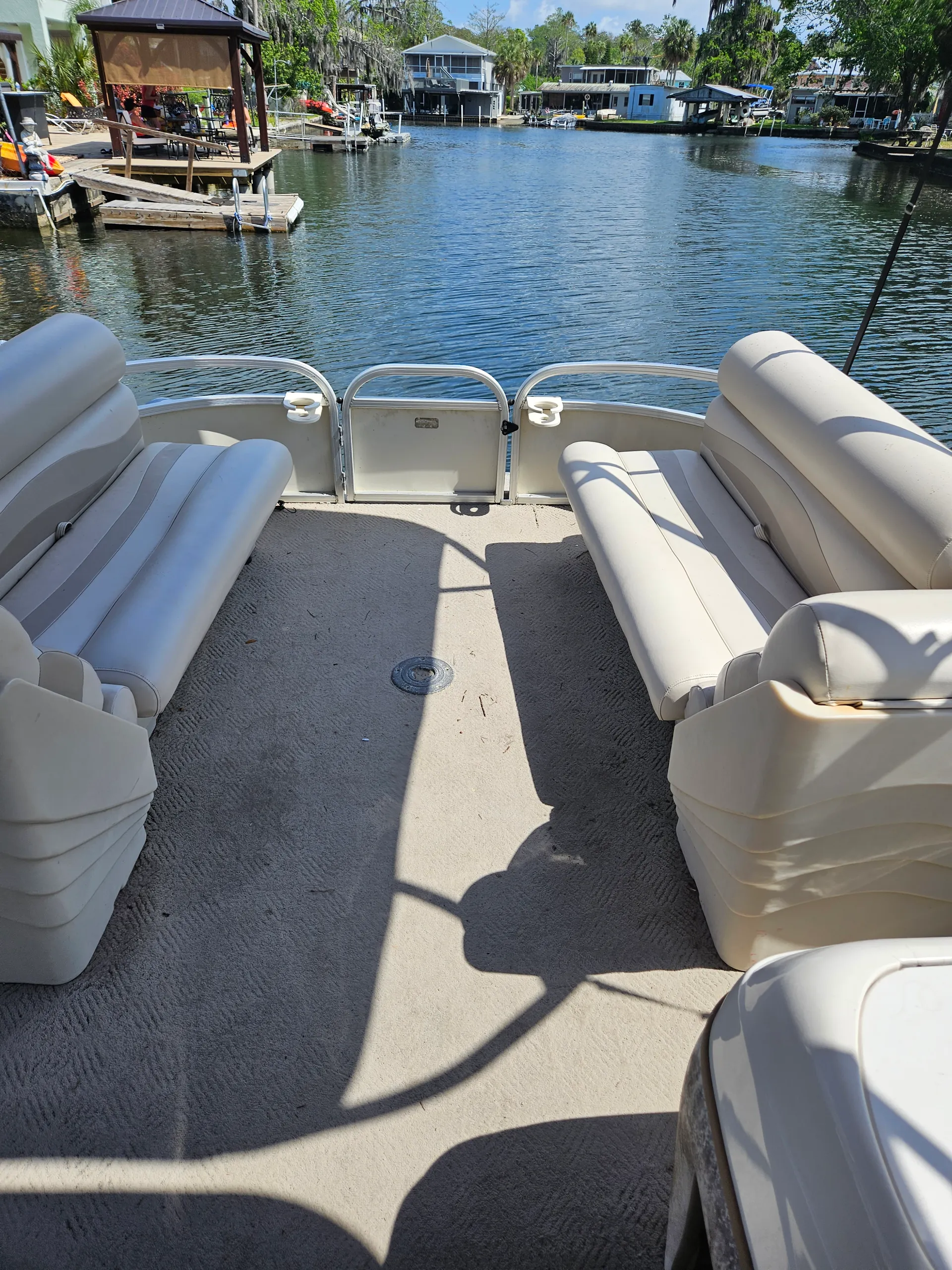 WEEKEE WACHEE 22' Pontoon