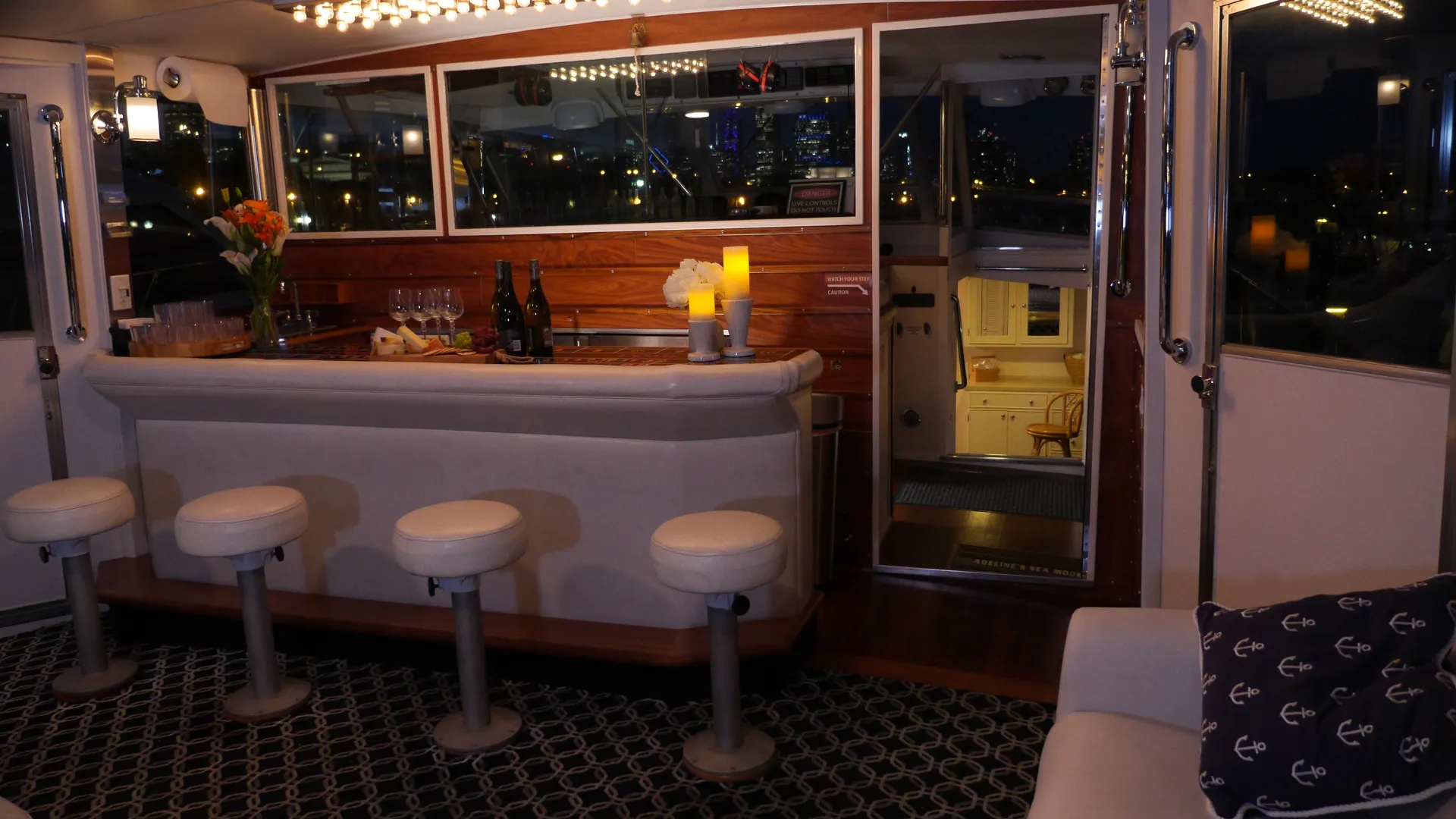 68' Luxurious Private Yacht Charters in Chicago! 