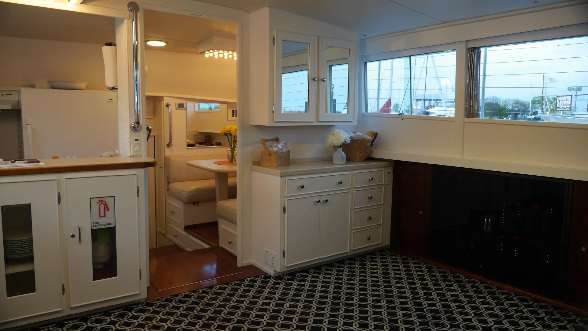 68' Luxurious Private Yacht Charters in Chicago! 