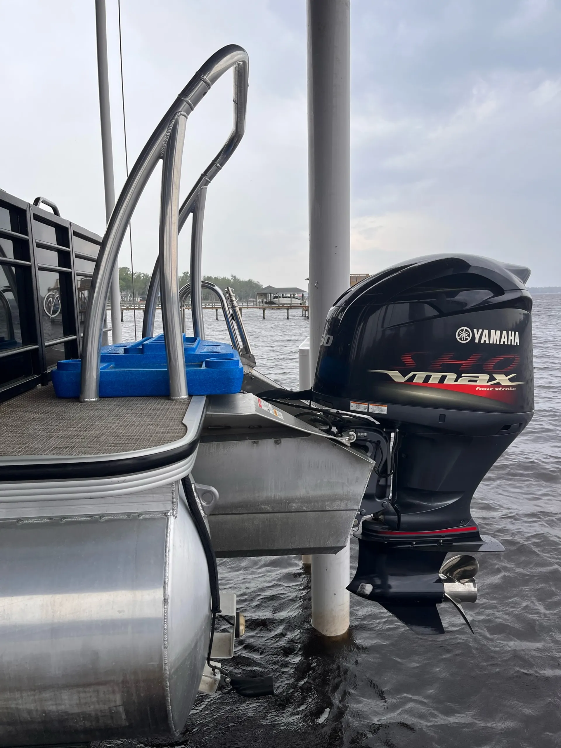 'Flagship' Luxury Veranda VTX25RFL Tri-toon w/ Yamaha F250 SHO VMAX