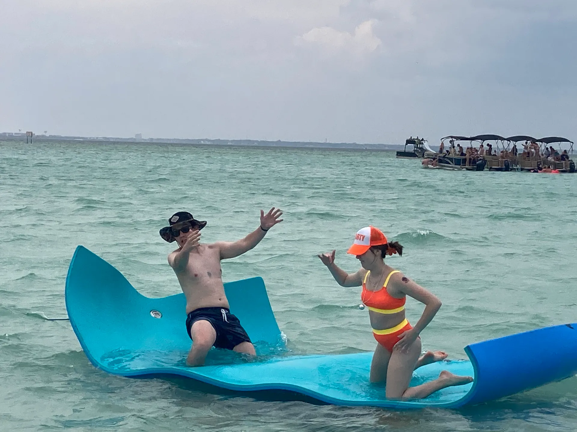 Tiki Themed Hula-Mama 30 ft pontoon 2slides 150 HP Fuel Included 