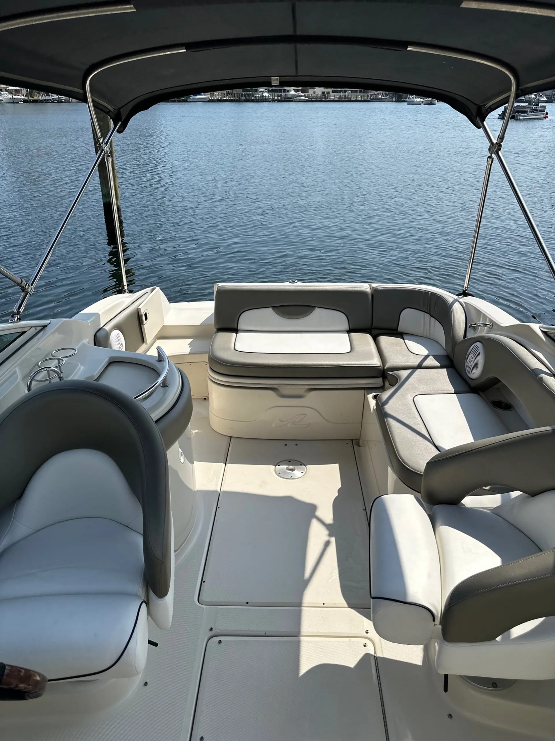 Sea Ray Boats 270 Sundeck in Hallandale Beach, FL — photo 6