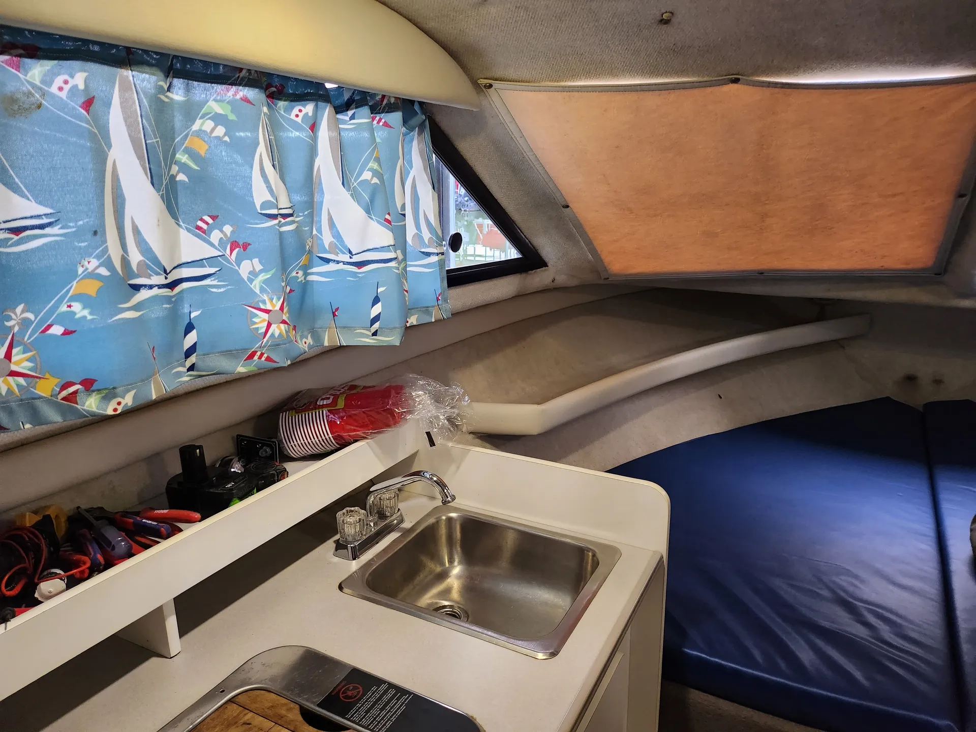 Cruise or Fish w/ Captain. Full Cabin, Heat, A/C, Private Restroom