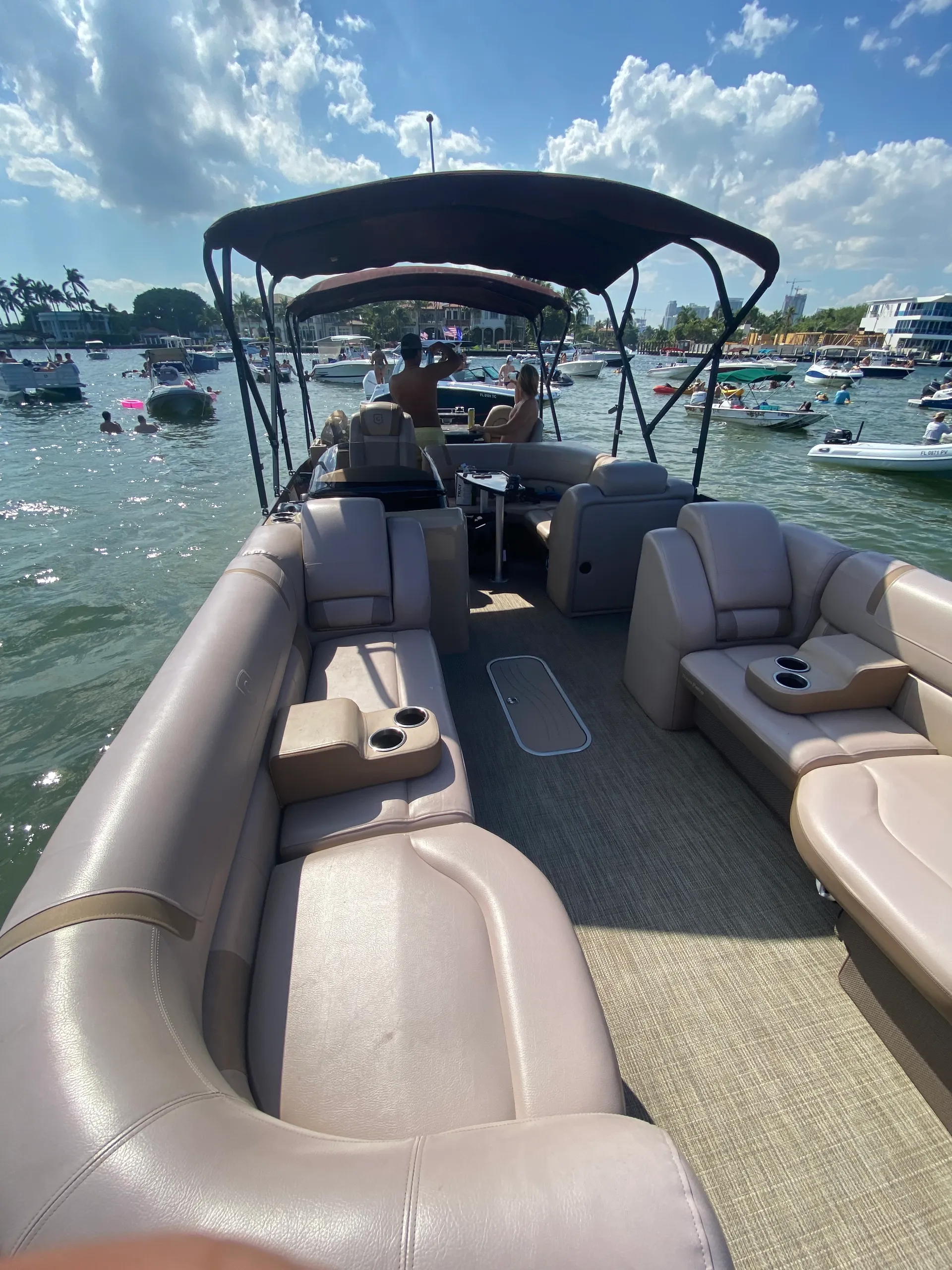 Aqua Patio Pontoon Ultimate Party Layout 27 ft