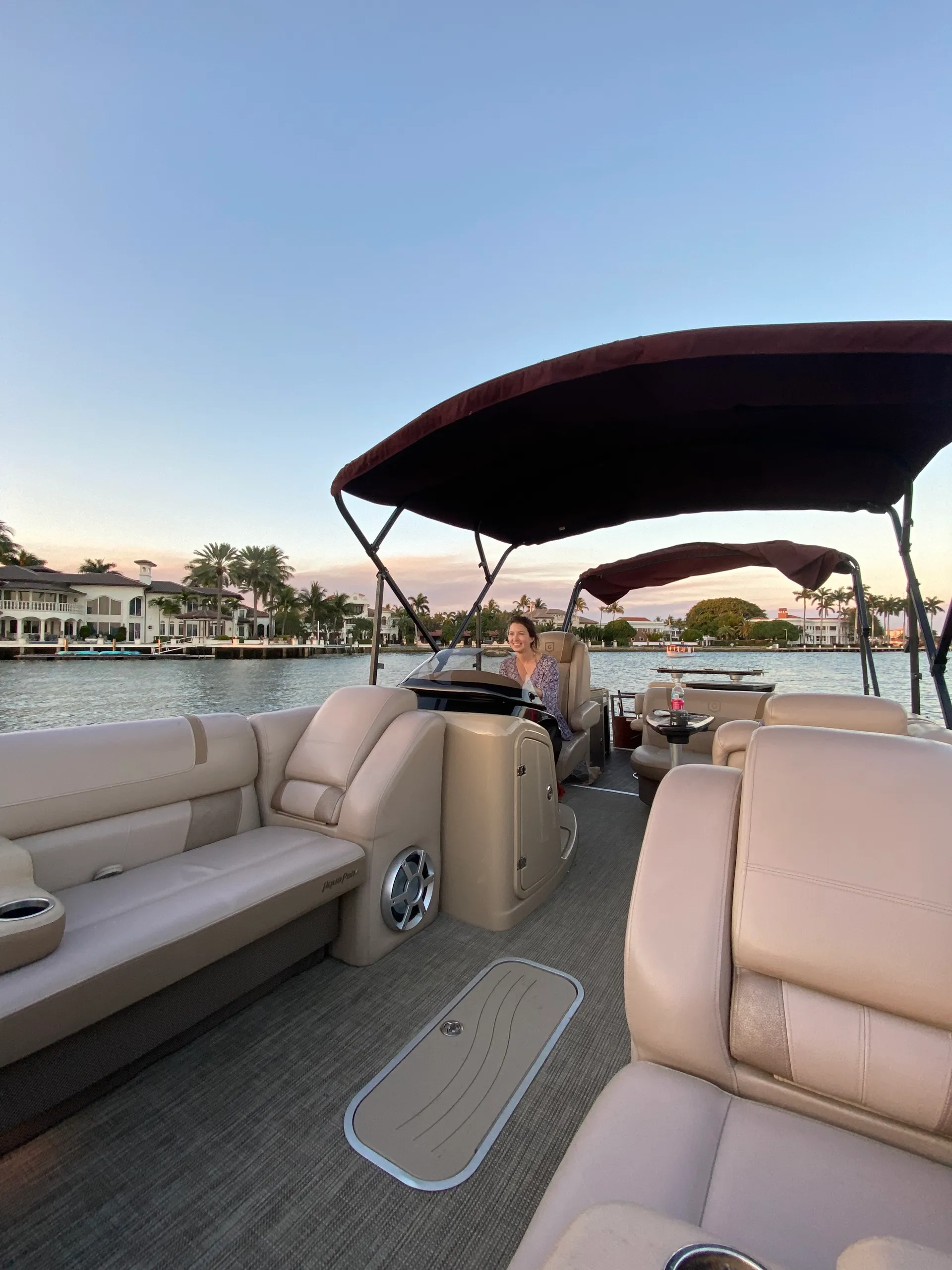 Aqua Patio Pontoon Ultimate Party Layout 27 ft