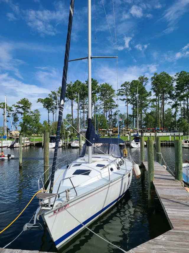 Rent a Hunter sloop in Oriental, NC near me