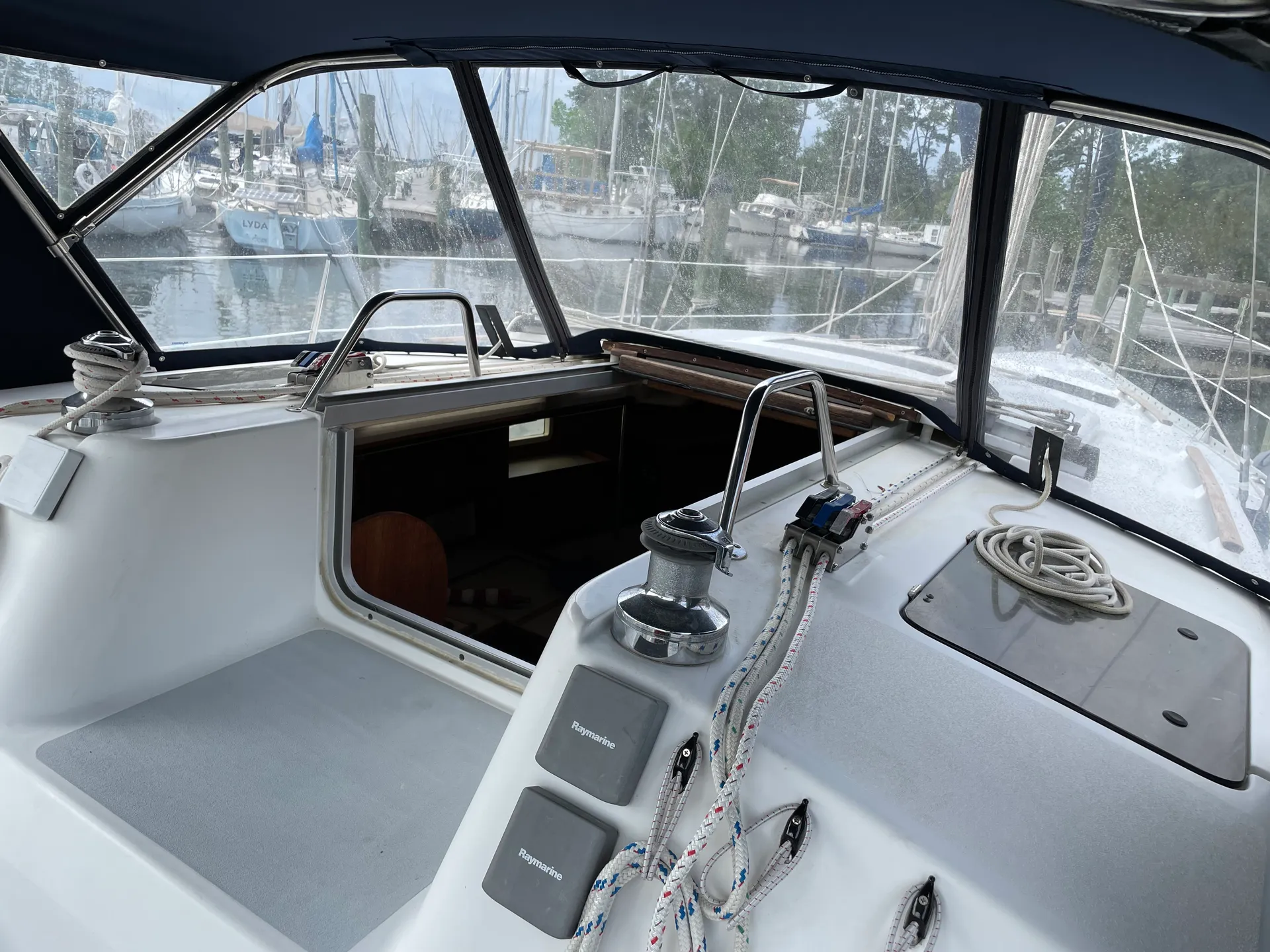 38' Hunter Parrott Ship in Oriental, NC!