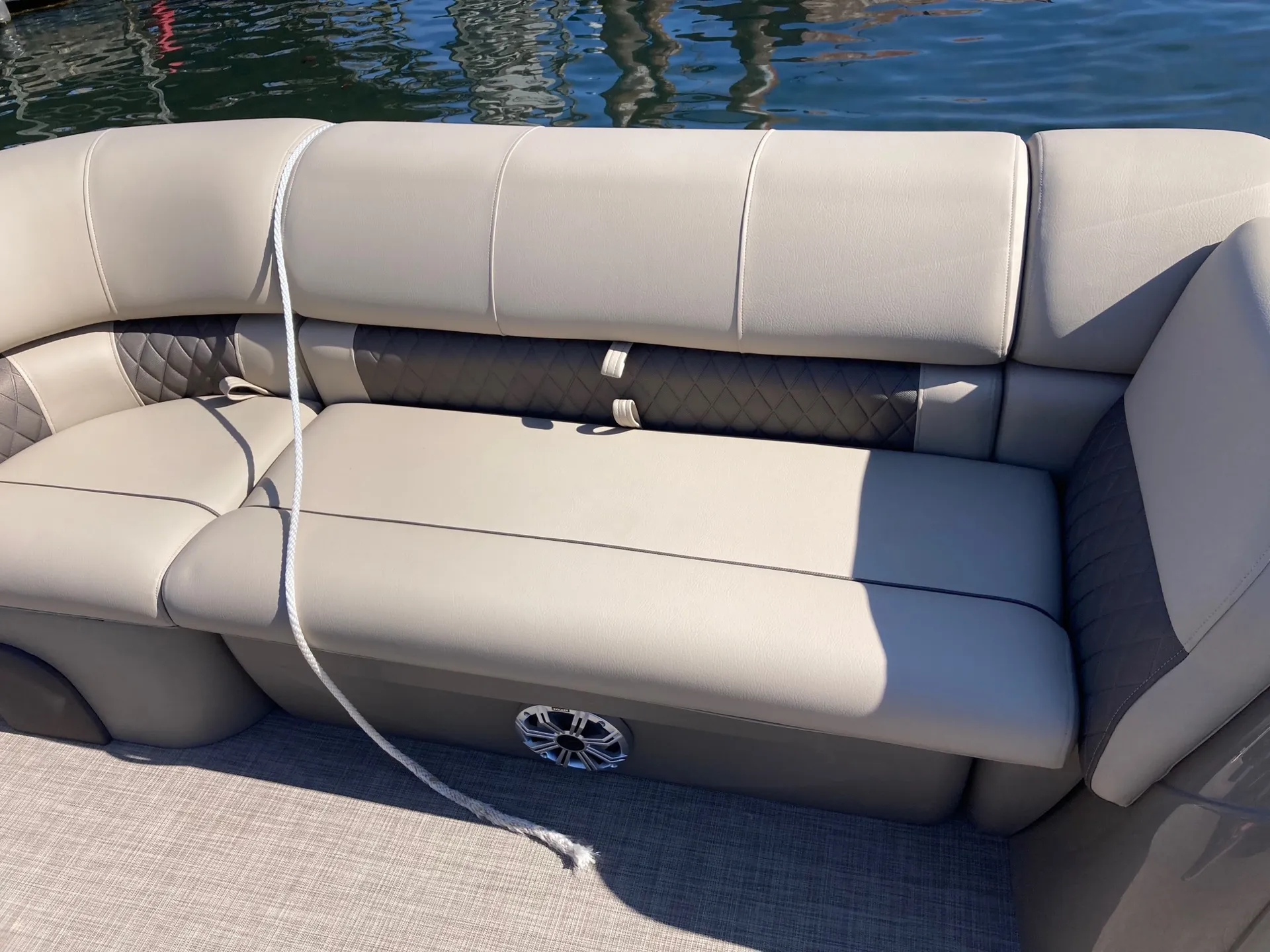 2023 Sun Tracker Fishing Sport Pontoon
