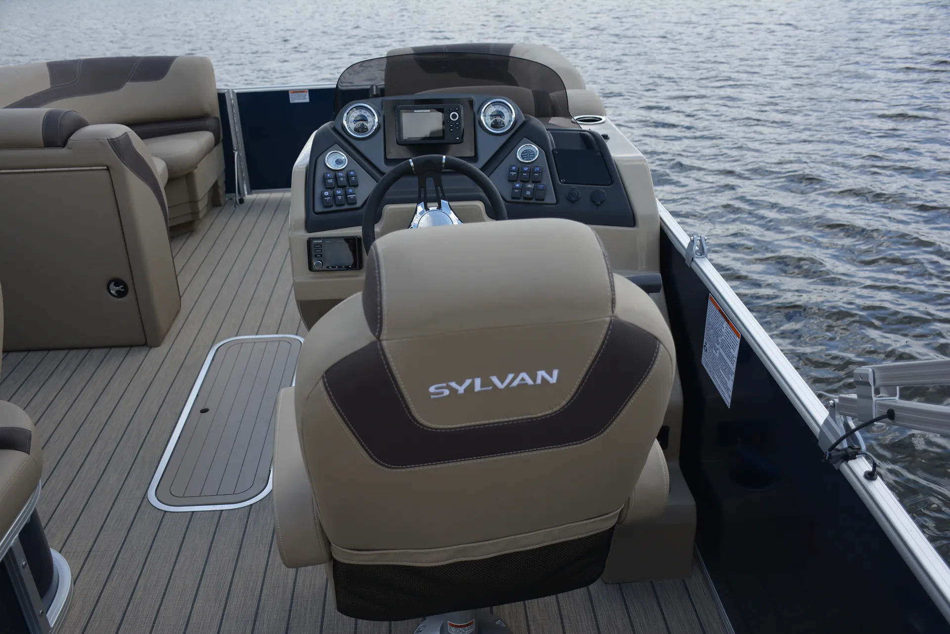 Pontoon Boat Rental on Melton Hill Lake in East Tennessee