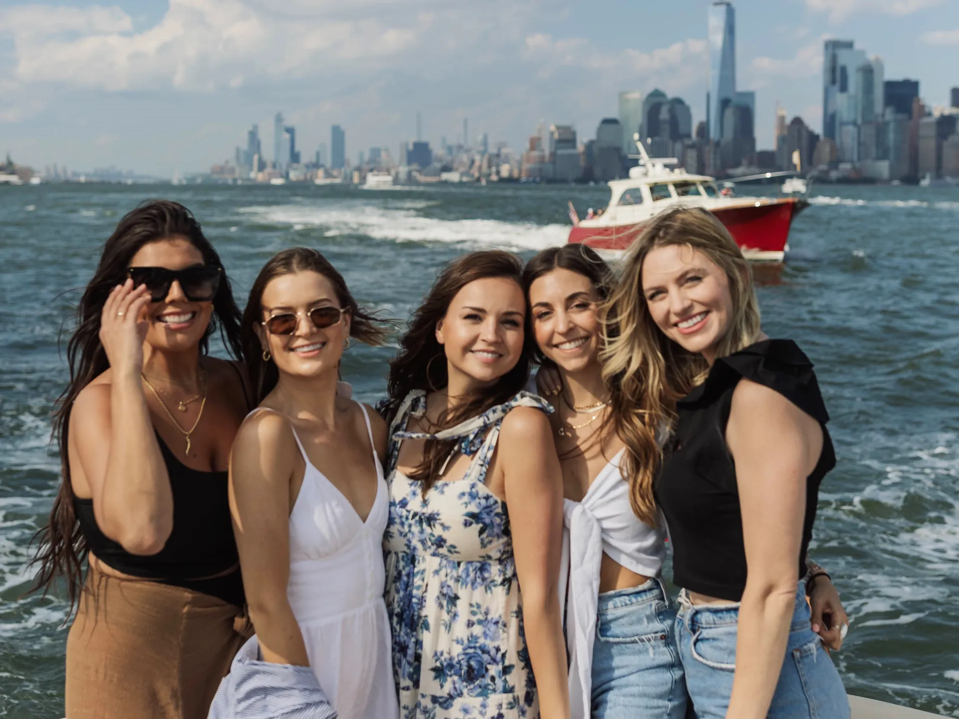 Luxury Yacht Manhattan Chelsea Piers: Captain, Champagne, Catering