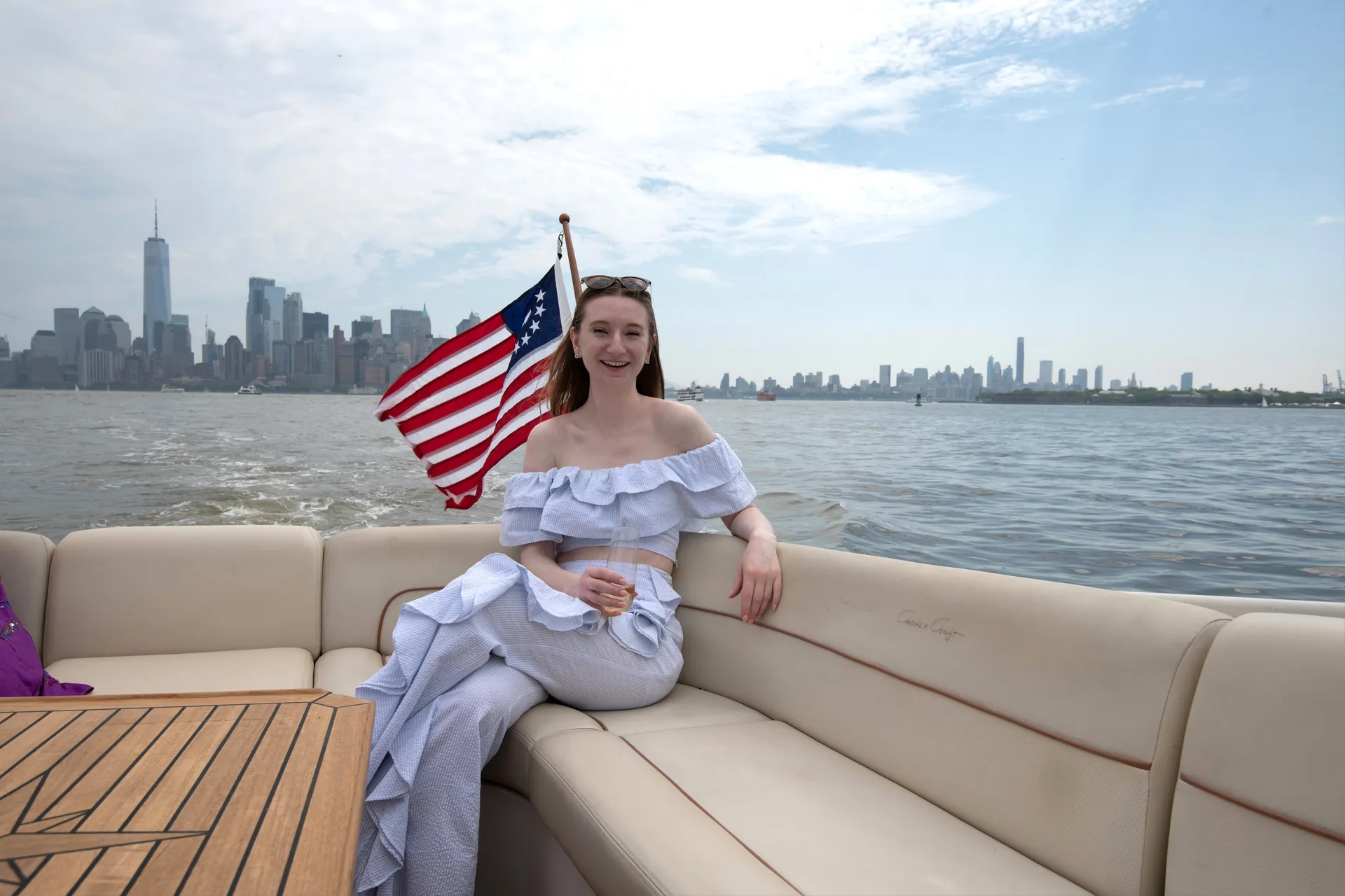Luxury Yacht Manhattan Chelsea Piers: Captain, Champagne, Catering