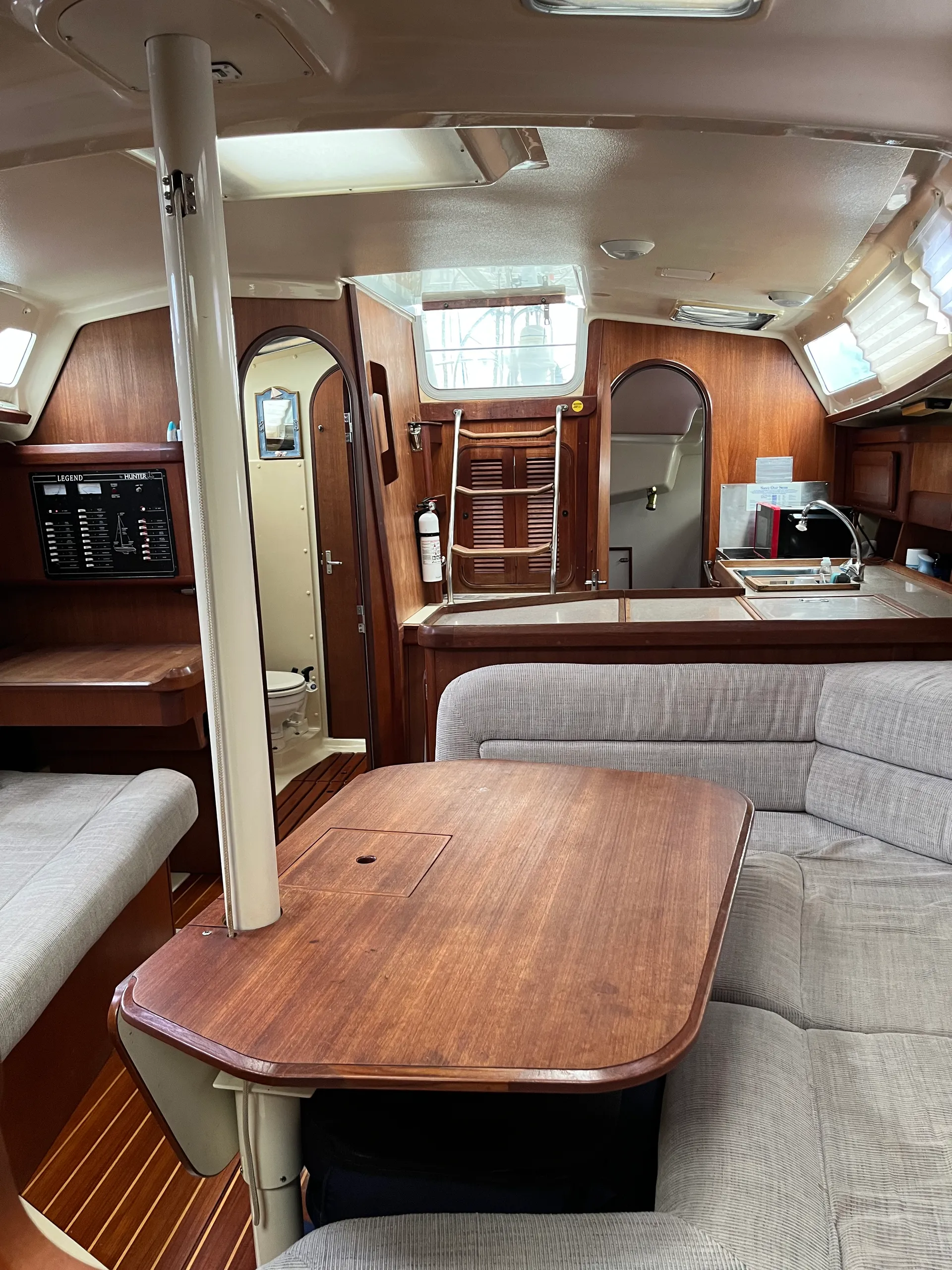 38' Hunter Parrott Ship in Oriental, NC!