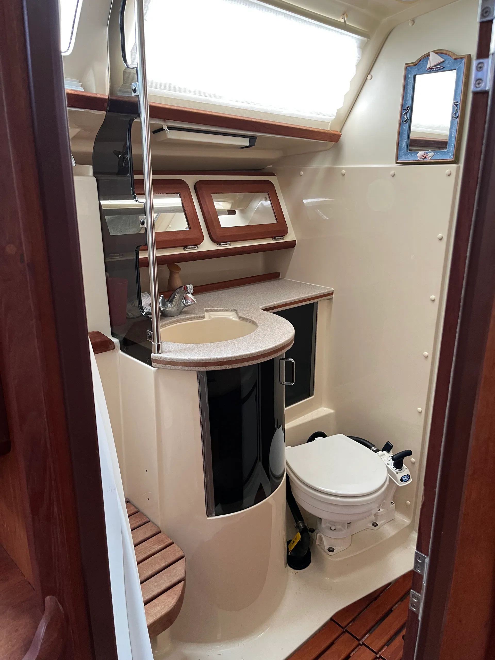 38' Hunter Parrott Ship in Oriental, NC!