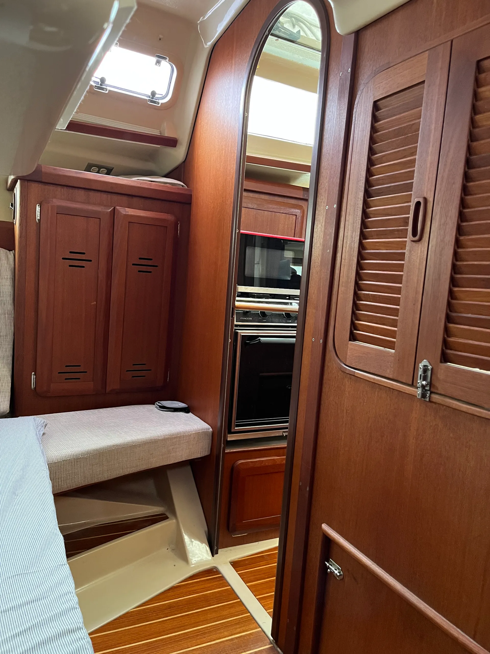 38' Hunter Parrott Ship in Oriental, NC!